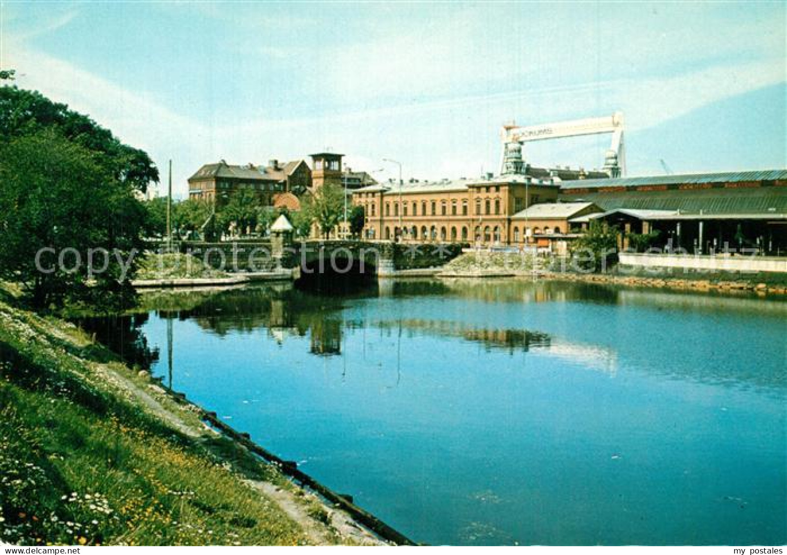 73601225 Malmoe Kanalen Med Jaernvaegsstationen Och Kockumskranen Malmoe - Schweden