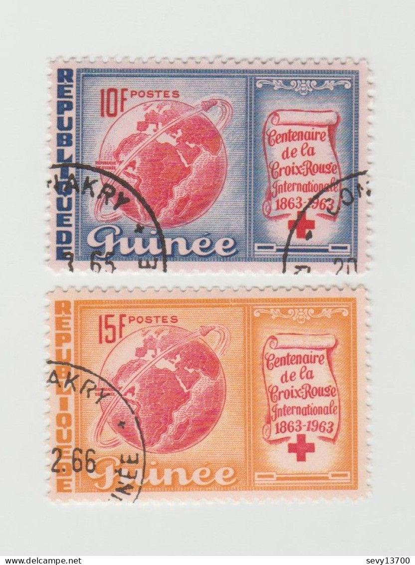 République de Guinée Lot 47 timbres Traditions Unicef Croix Rouge Foot Ball