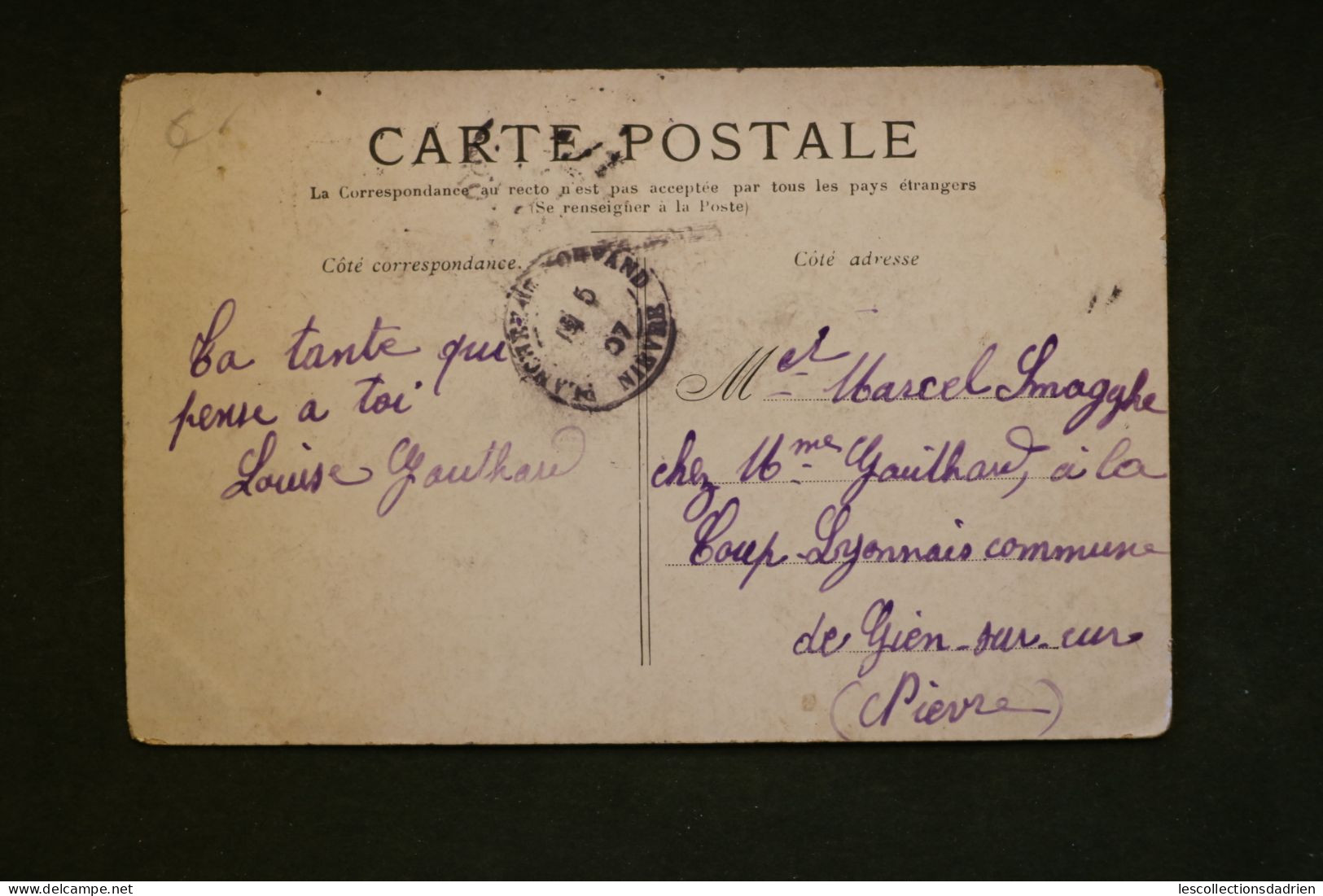 Carte postale Paris Palais royal animée calèches