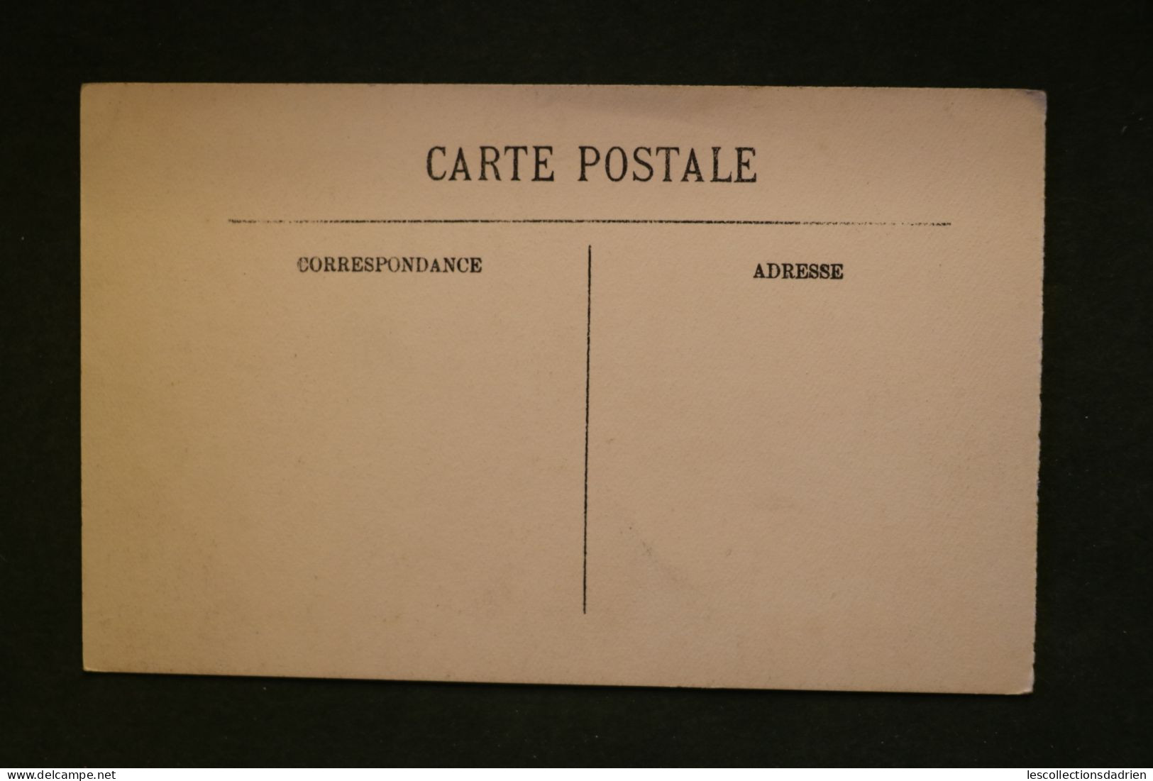 Carte postale - Lisieux - la cour de Charlotte Corday selecta