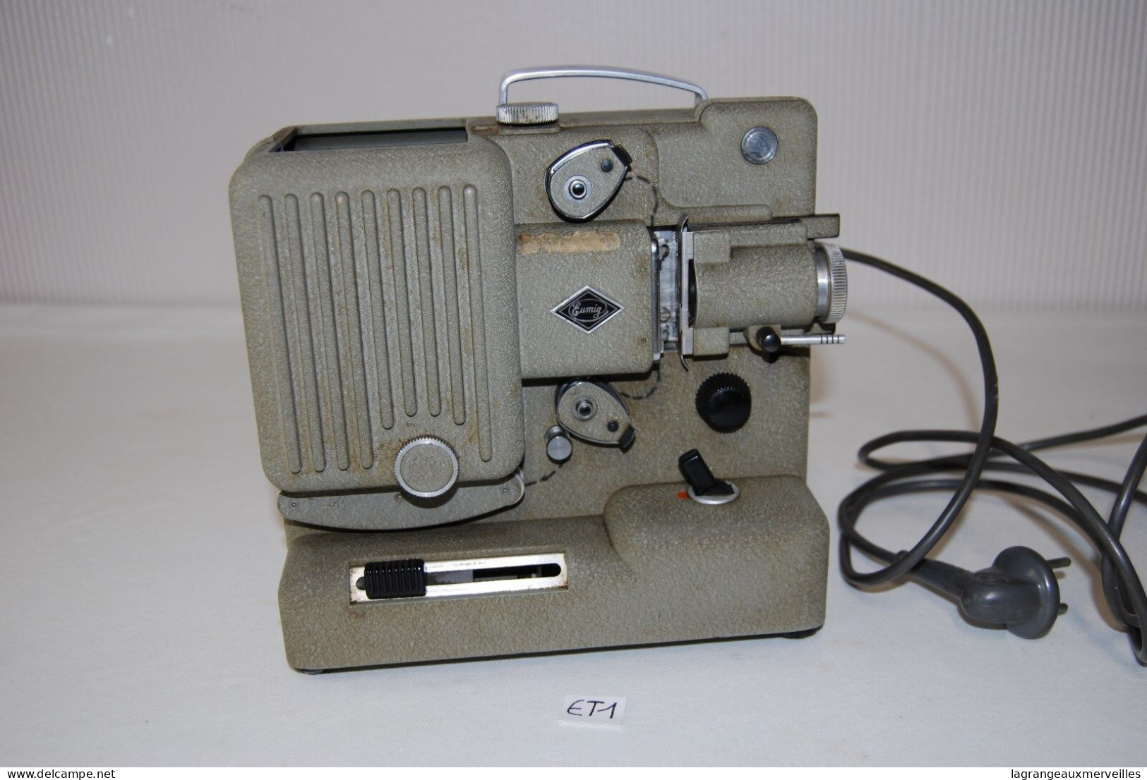 E1 Ancien Projecteur EUMIG P8 - Vintage - Métal - Projectors