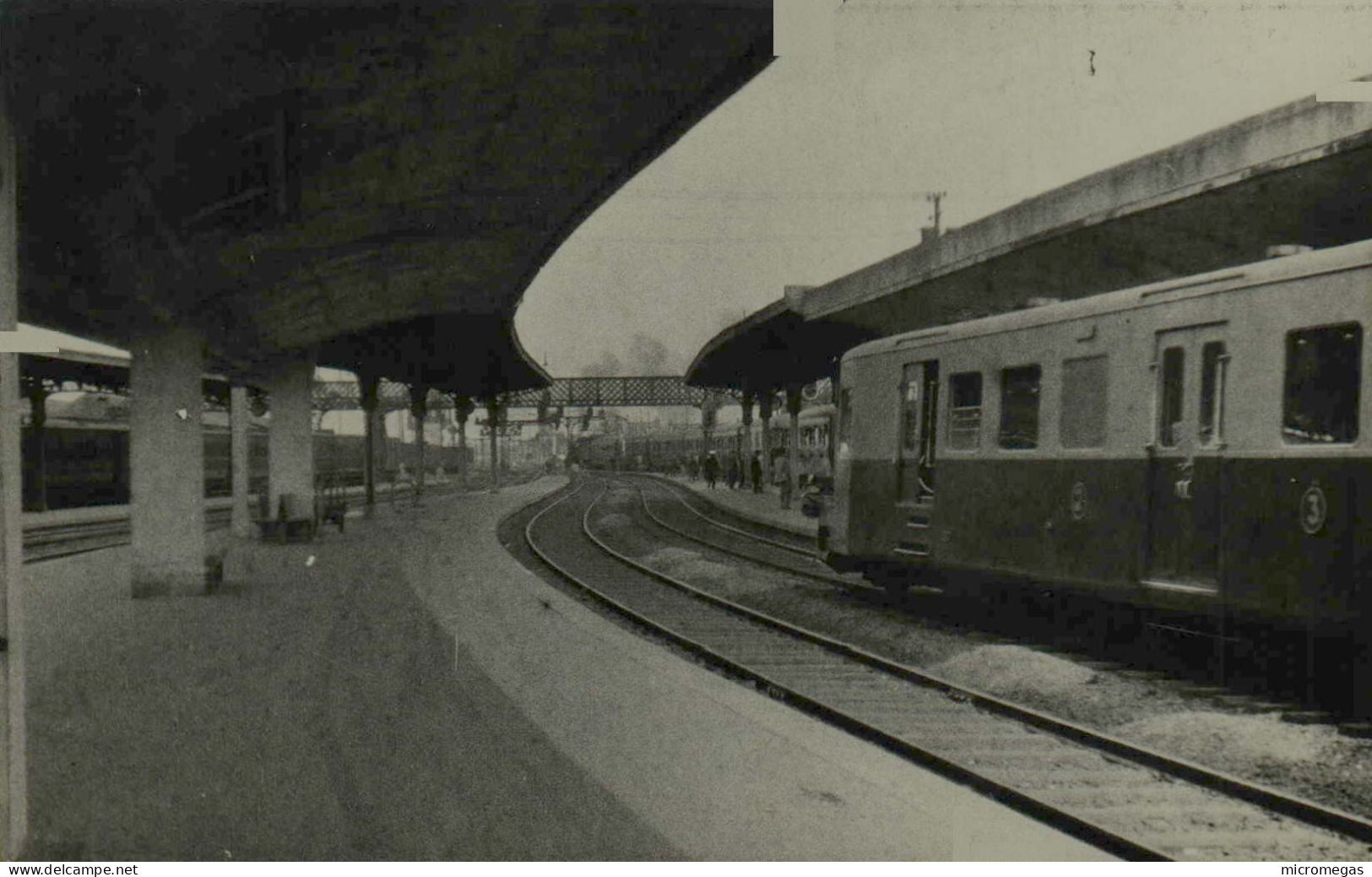1949 Gare D'Amiens - Express 325 Paris-Lille & Autorail 1282, Omnibus Tergnier  - Cliché Alf. M. Eychenne - Treni