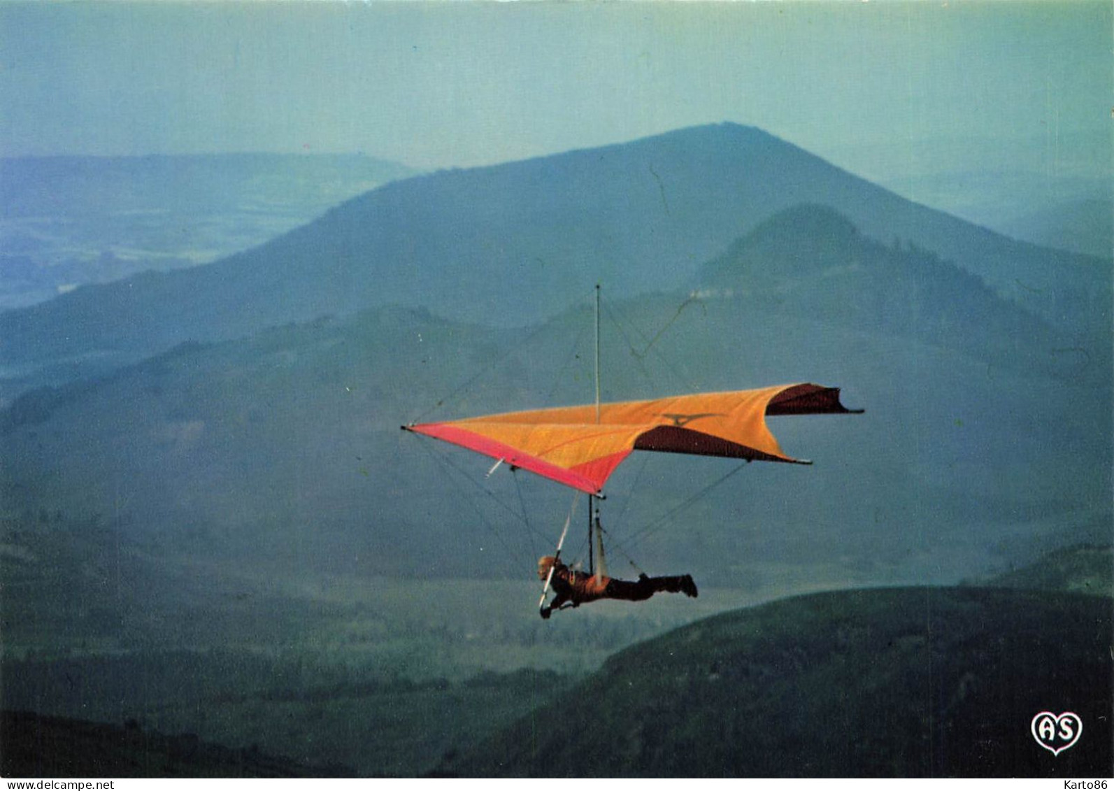 Sport * CP * Deltaplane Au Dessus De La Chaîne Des Dômes - Andere & Zonder Classificatie