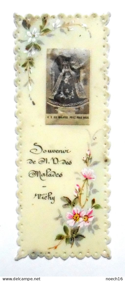 Image Souvenir De Notre-Dame Des Malades, Vichy, En Celluloïd. Bord Dentelle. Signet, Marque-page. - Devotion Images