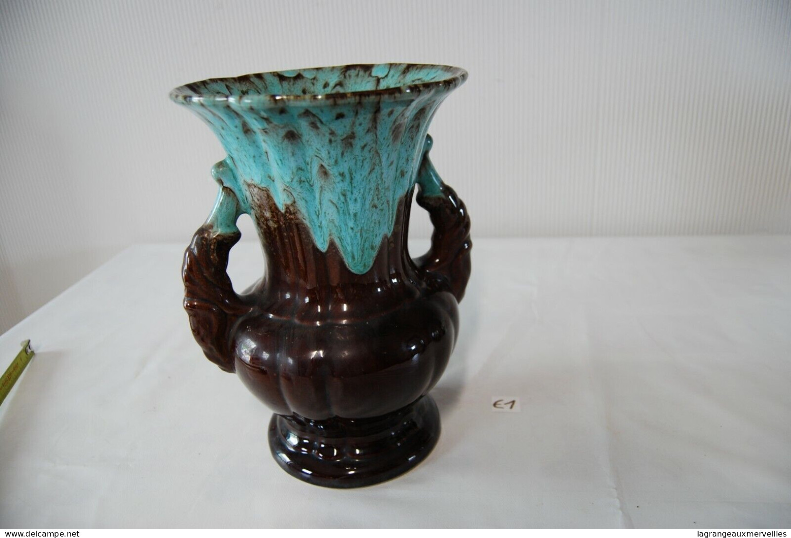 E1 Ancien Vase - Verre De Coulée - Vasi