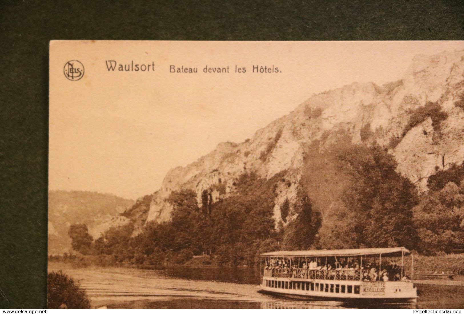 Carte Postale Ancienne - Waulsort -  Bâteau Devant Les Hôtels - Boats - Hastière