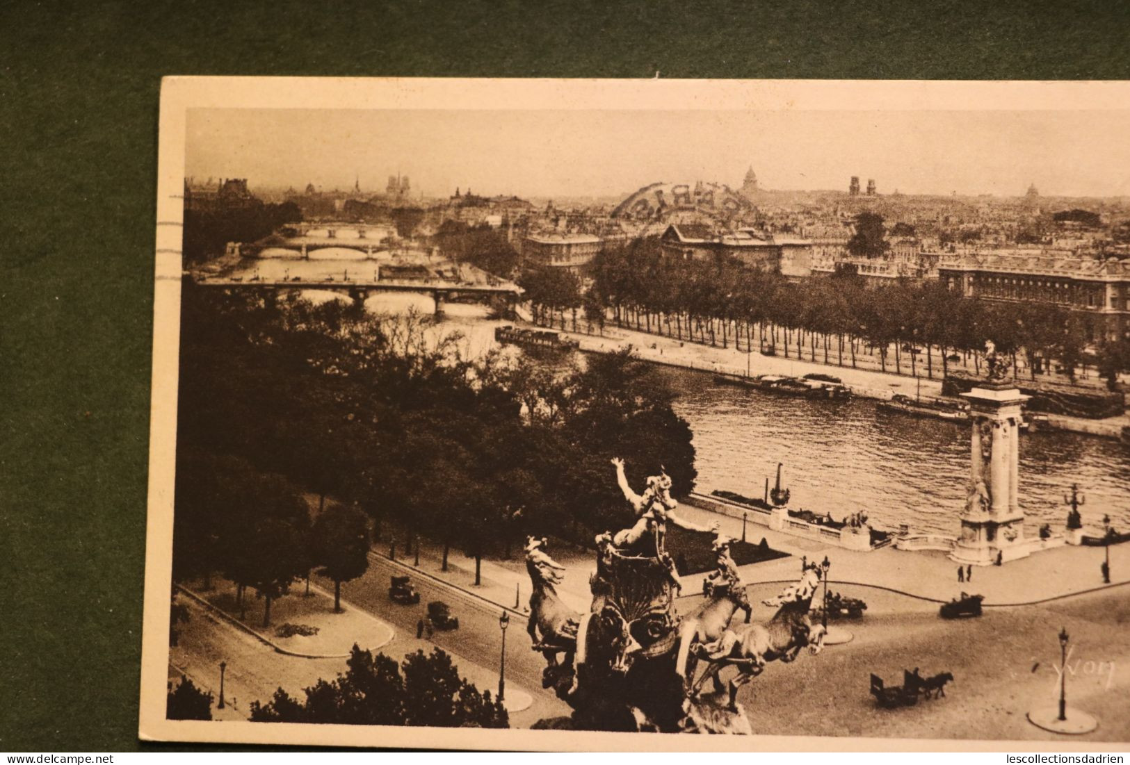 Carte Postale Ancienne - Paris - Perspective De La Seine Paris En Flanant Calèche 1933 - Gare Du Nord Oblitération - El Sena Y Sus Bordes