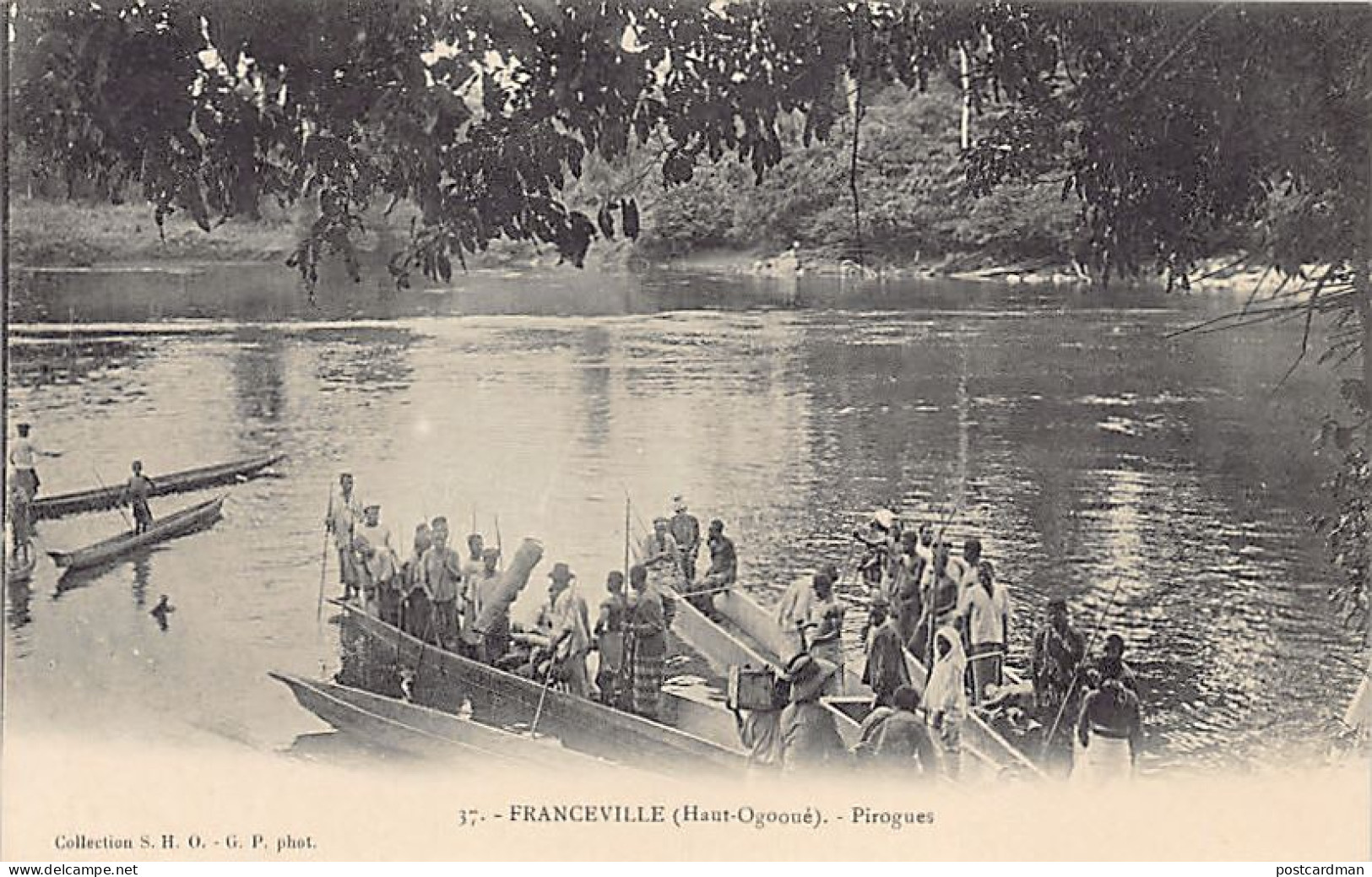 Gabon - FRANCEVILLE - Pirogues - Ed. S.H.O. - G.P. 37 - Gabon