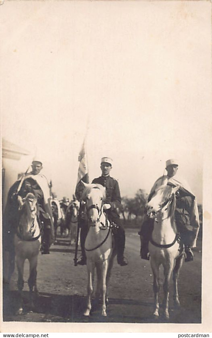 Maroc - Présentation De L'étendart Du 23ème Régiment De Spahis Marocains Le 25 Avril 1925 - CARTE PHOTO - Ed. Inconnu  - Sonstige & Ohne Zuordnung