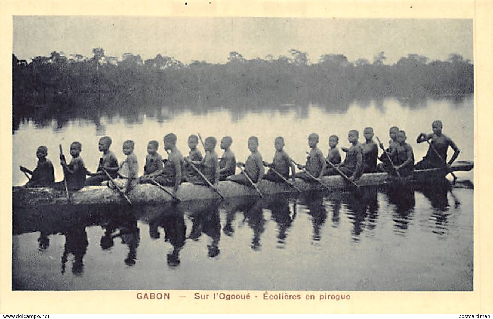 Gabon - Sur L'Ogoué - Ecolières En Pirogue - Ed. Société Des Missions Evangéliques  - Gabon