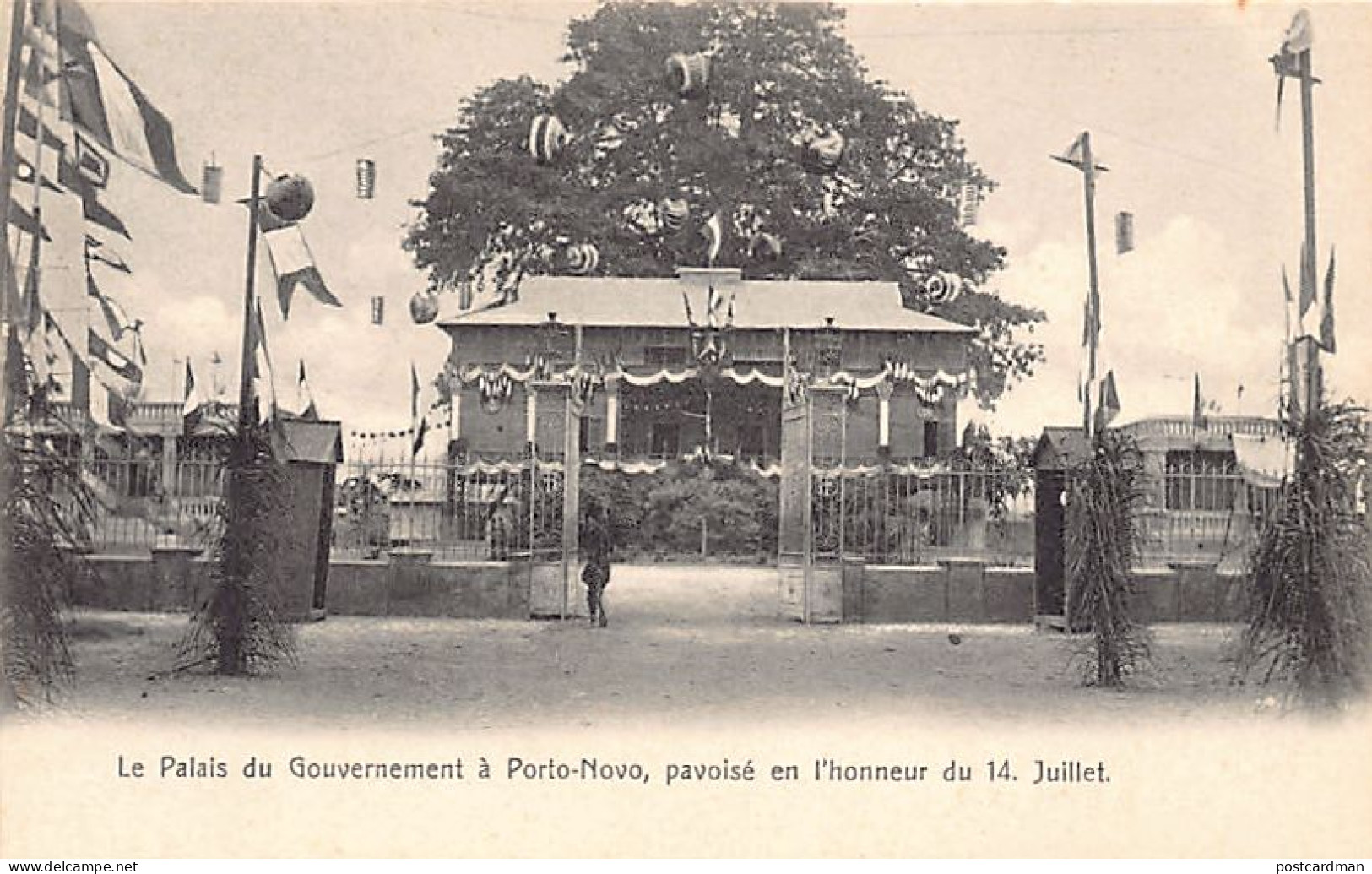 Bénin - PORTO-NOVO - Le Palais Du Gouverneur Pavoisé En L'honneur Du 14 Juillet - Ed. Inconnu  - Benin