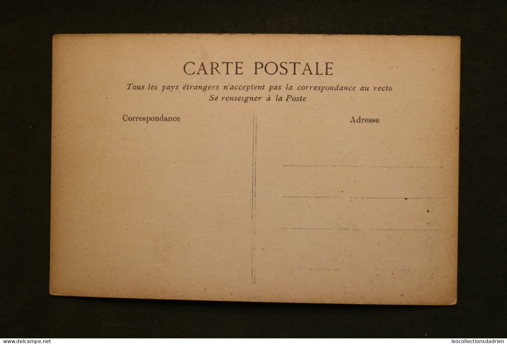 Carte postale ancienne - Versailles hameau du Petit Trianon le Moulin