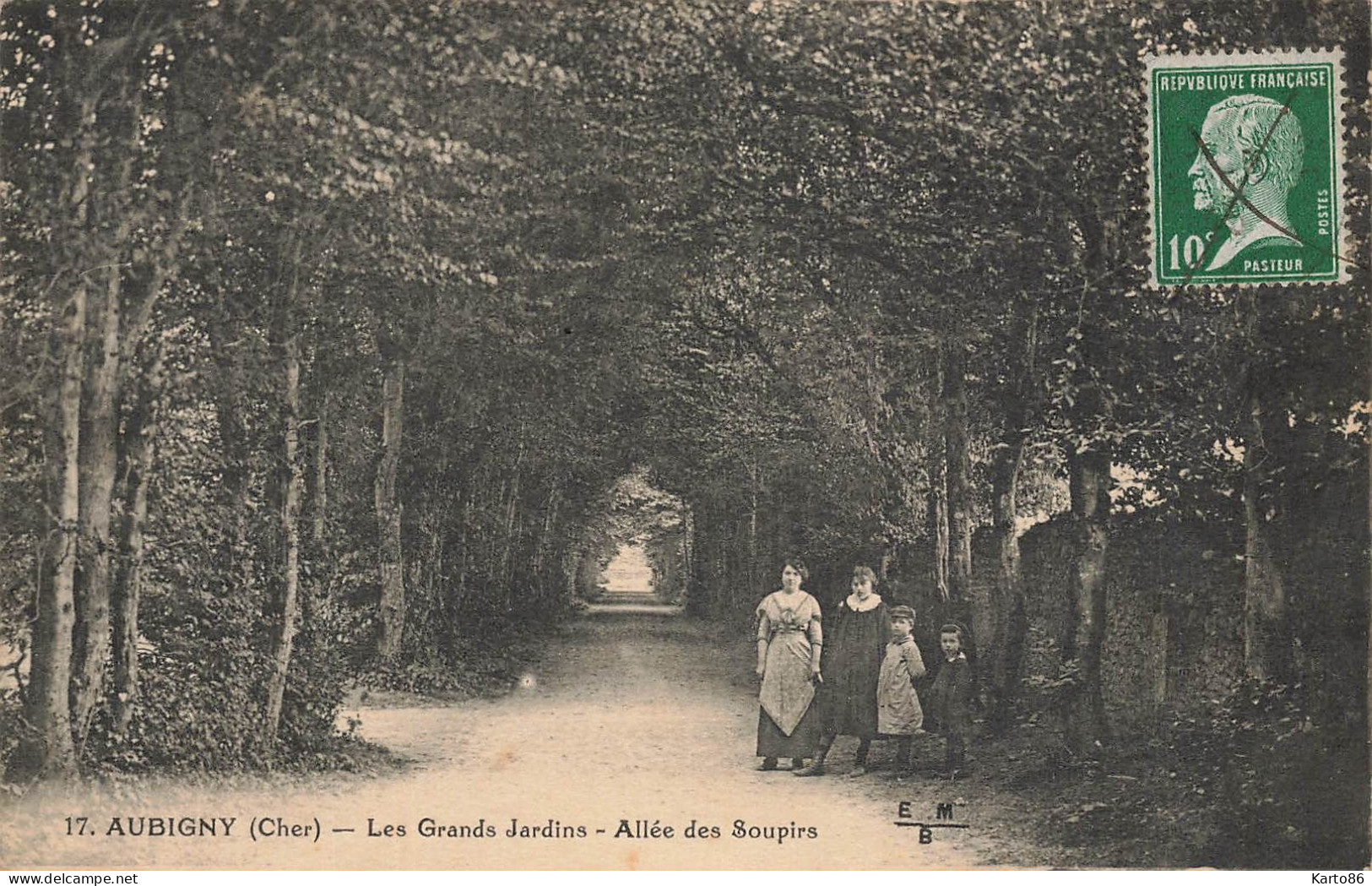 Aubigny * Les Grands Jardins , Allée Des Soupirs * Villageois - Aubigny Sur Nere