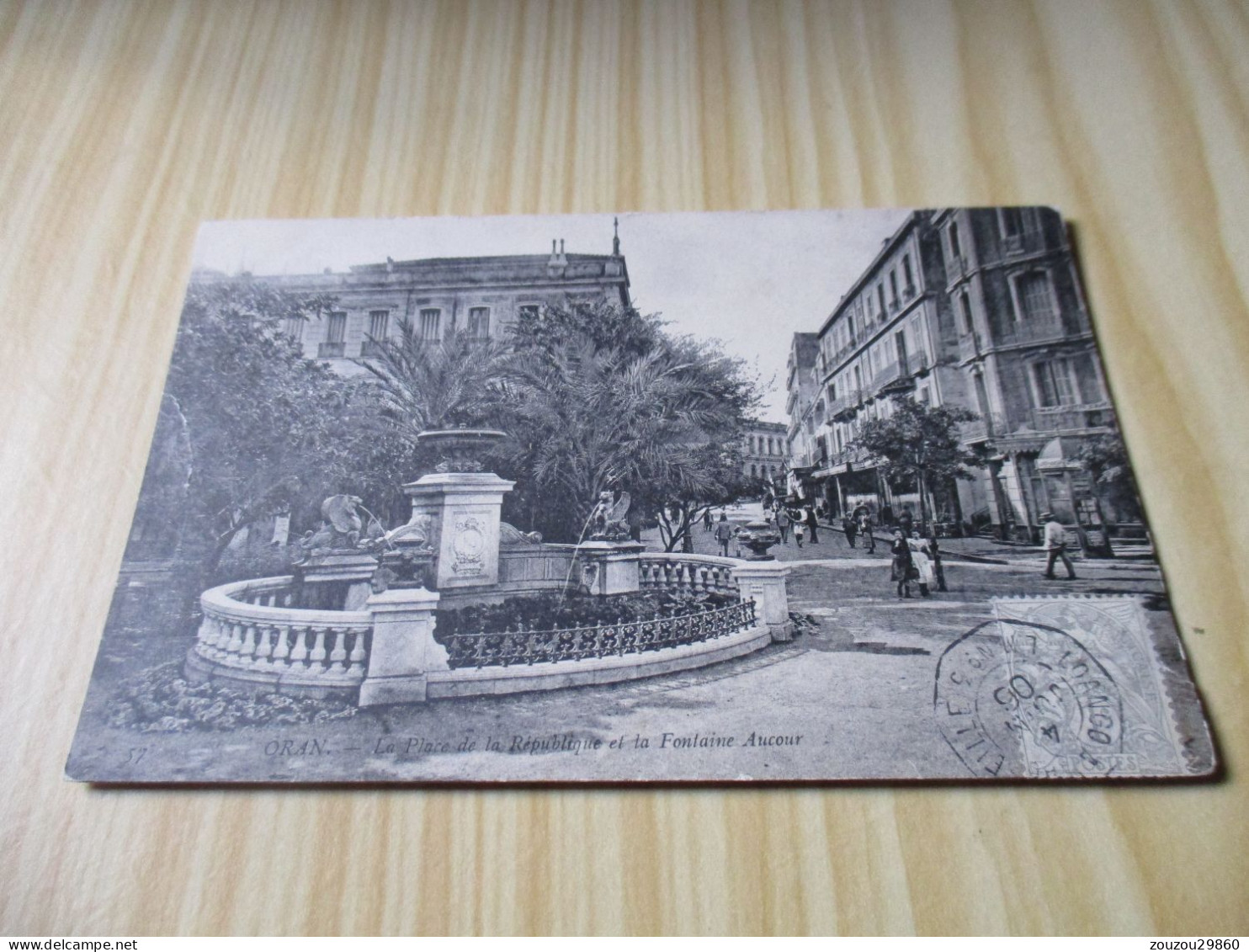 CPA Oran (Algérie).La Place De La République Et La Fontaine Aucour - Carte Animée,  Oblitérée Le 04/06/1906. - Oran