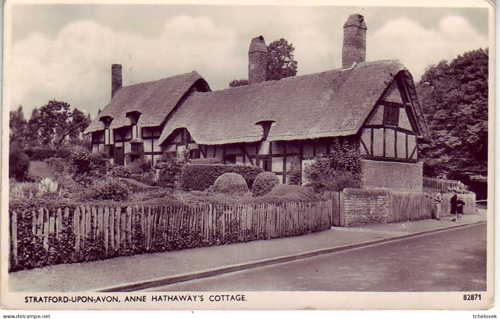 (99). GB. Warwickshire. Stradford Upon Avon (1) & (2) Anne Hathaway's Cottage - Stratford Upon Avon