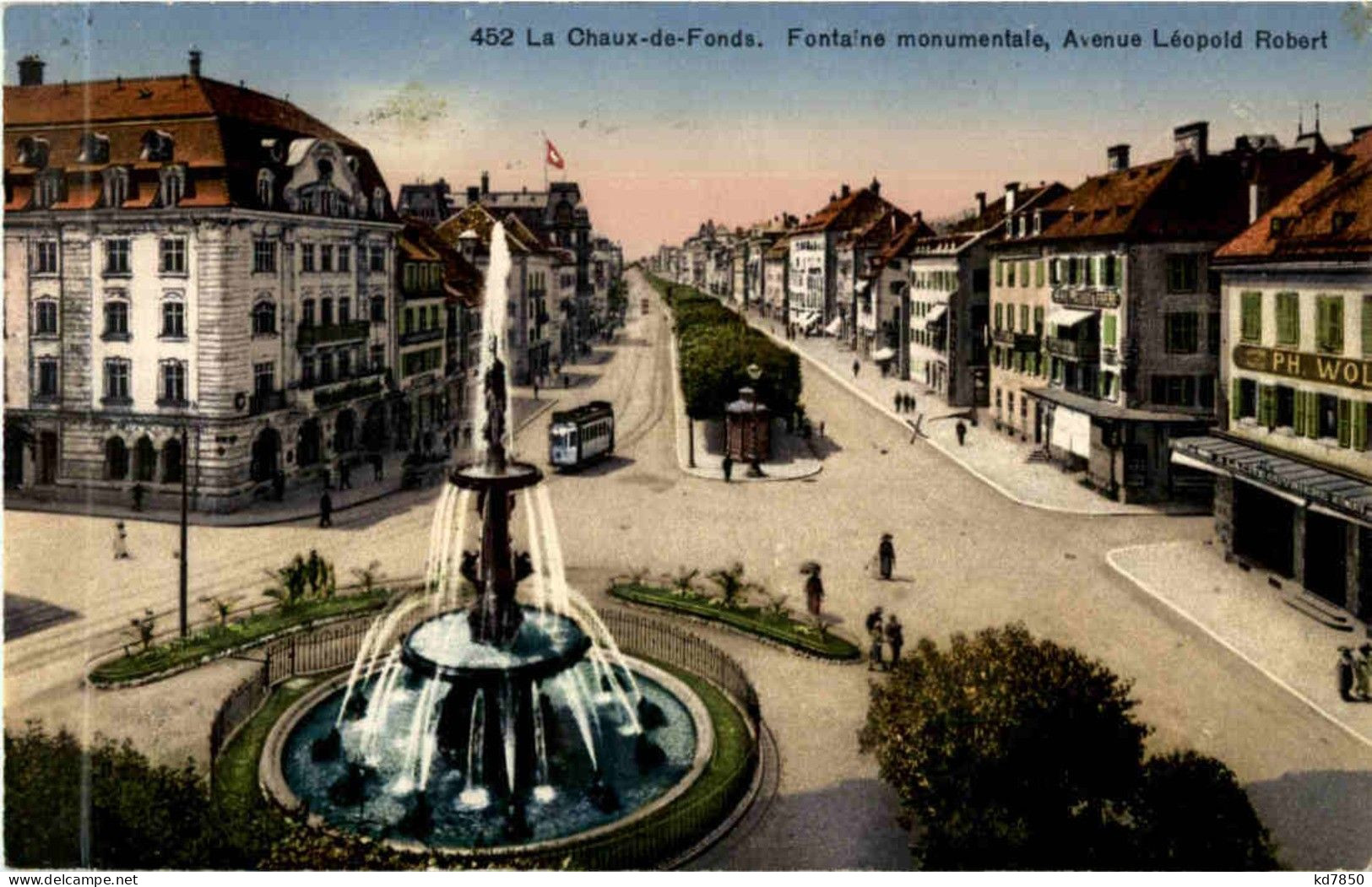 La Chaux De Fonds - Fontains Monumentale Et Av Leopold Robert - La Chaux-de-Fonds