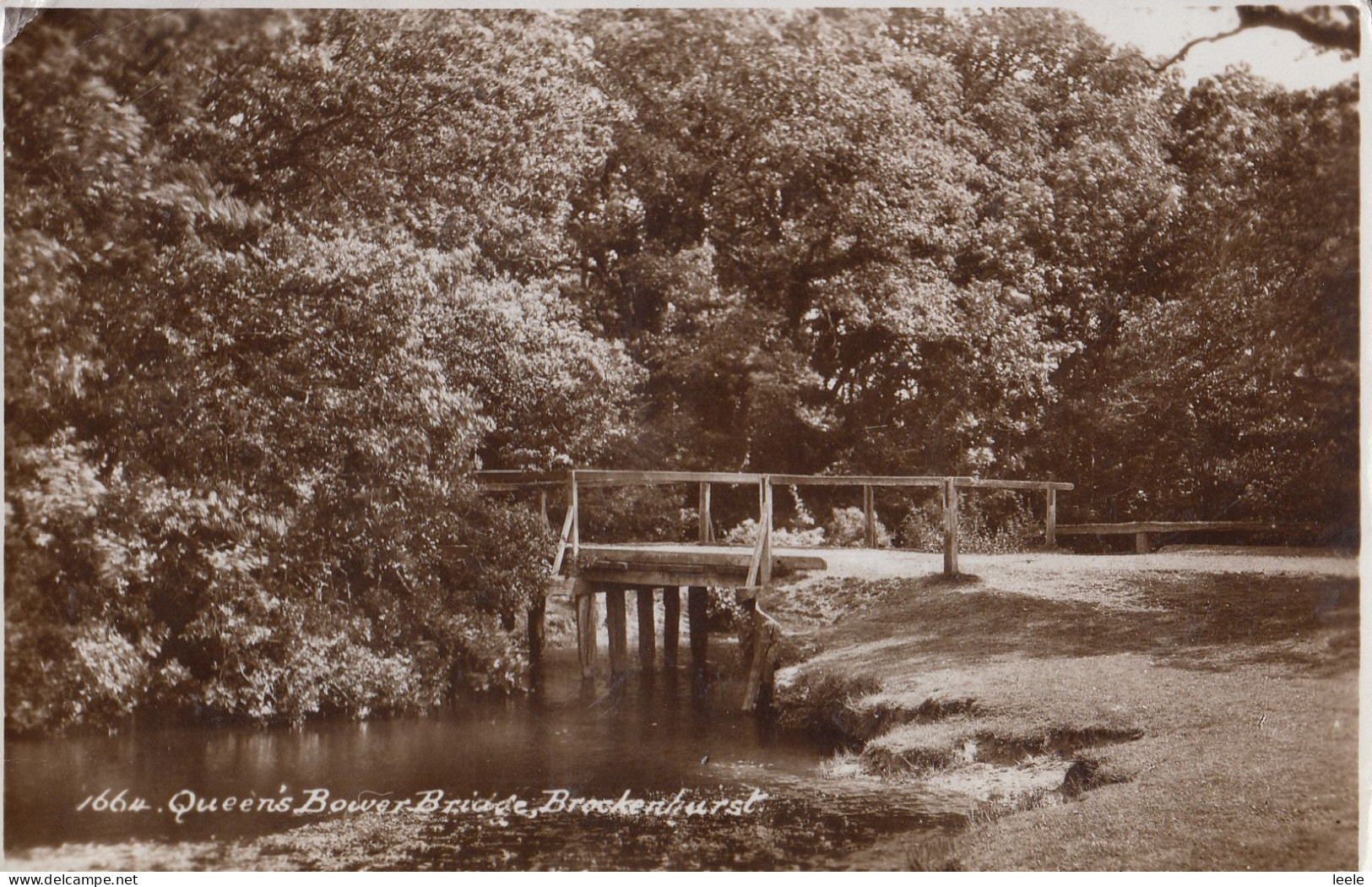 F59. Vintage Postcard. Queens Bower Bridge, Brockenhurst. Hampshire. - Andere & Zonder Classificatie