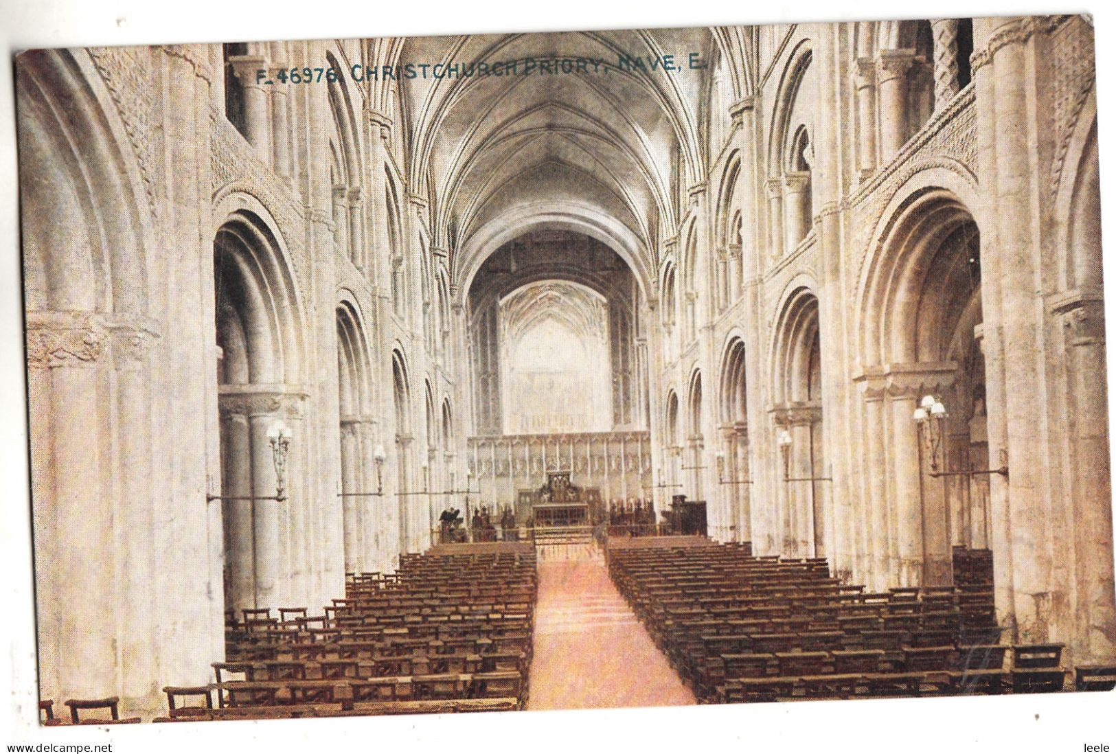 F48. Vintage Postcard. The Nave, Christchurch  Priory. Dorset. - Andere