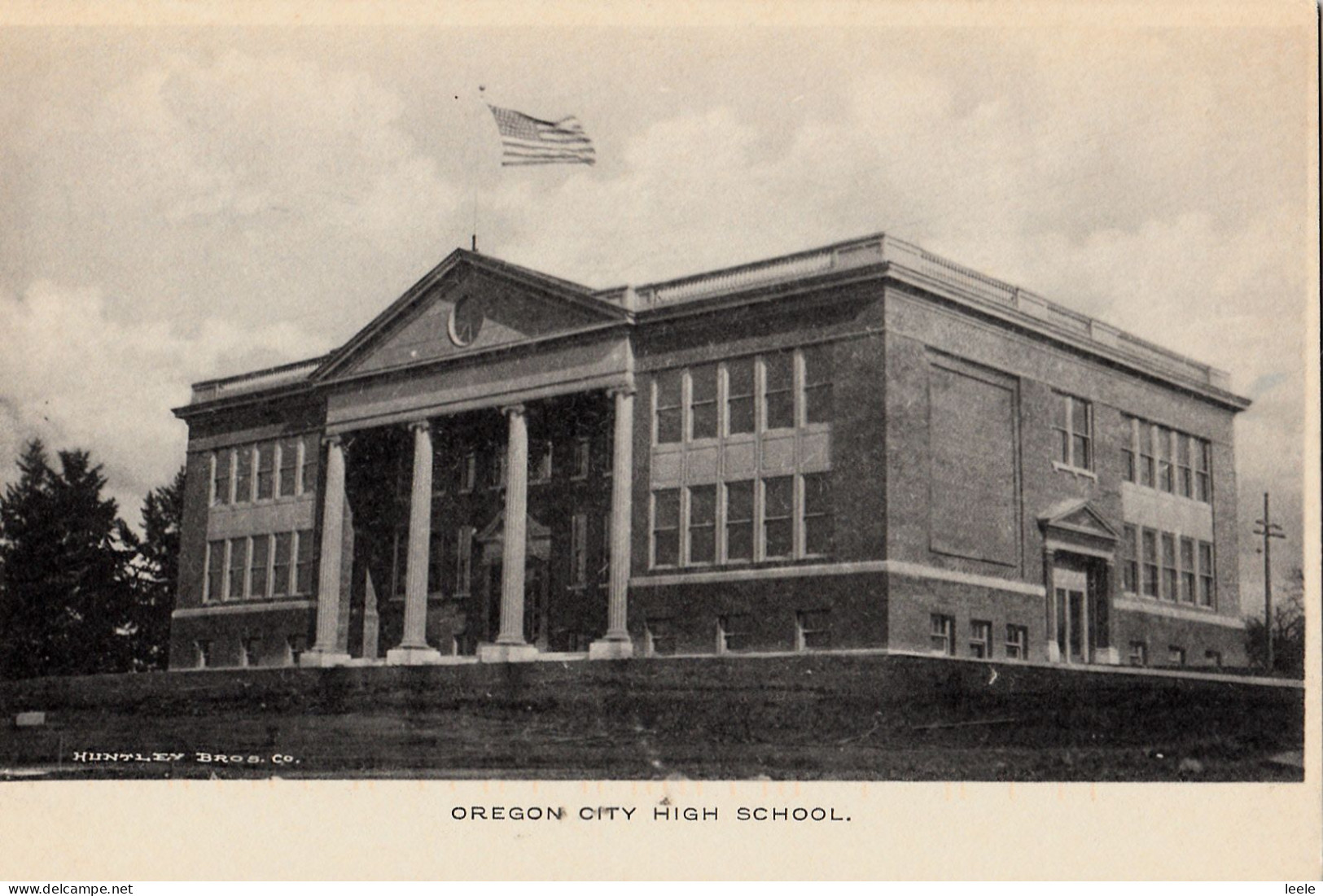 F52. US Postcard. Oregon City High School. - Other & Unclassified