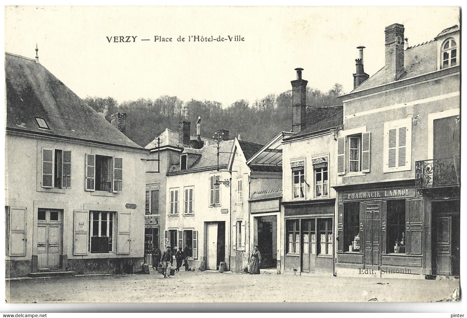 VERZY - Place De L'Hôtel De Ville - Verzy