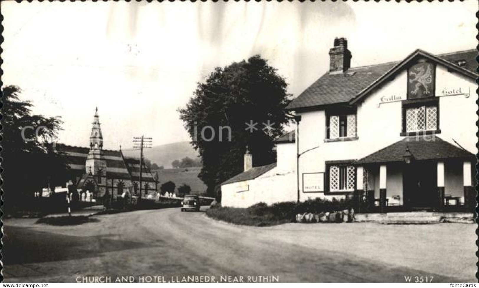 11750319 Llanbedr Dyffryn Clwyd Llangynhafal Church And Hotel Denbighshire - Otros & Sin Clasificación