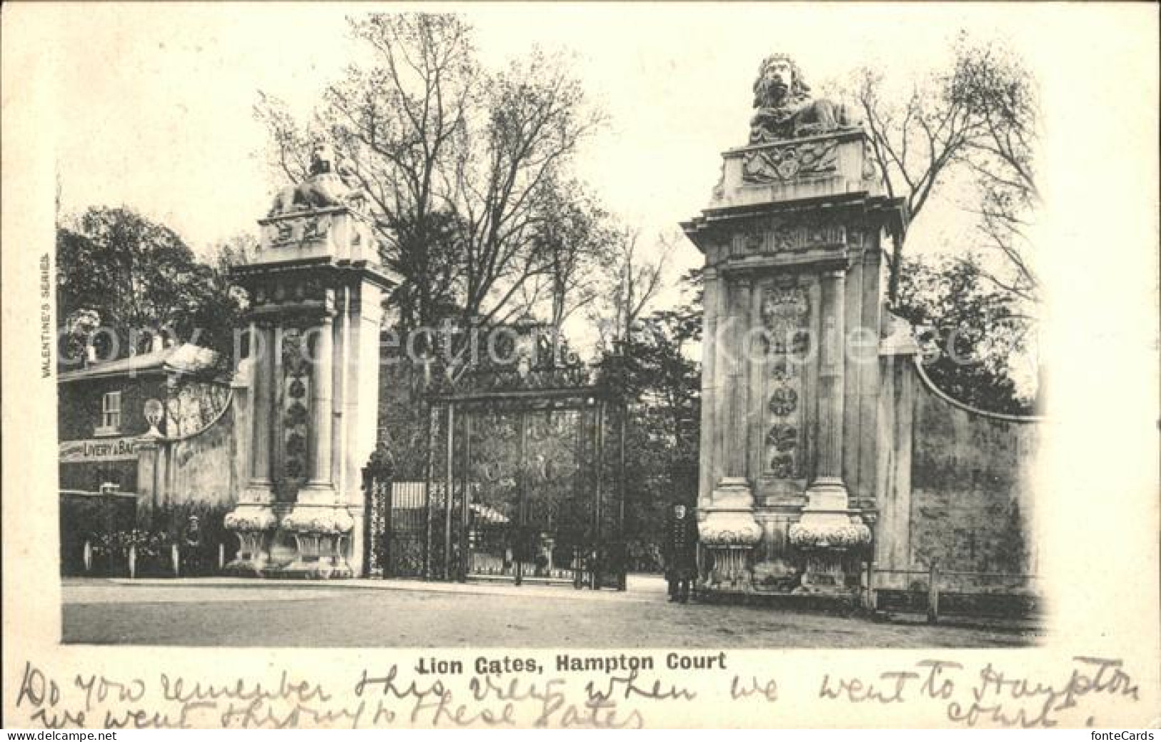 11750286 Hampton Court Lion Gates Hampton - Herefordshire