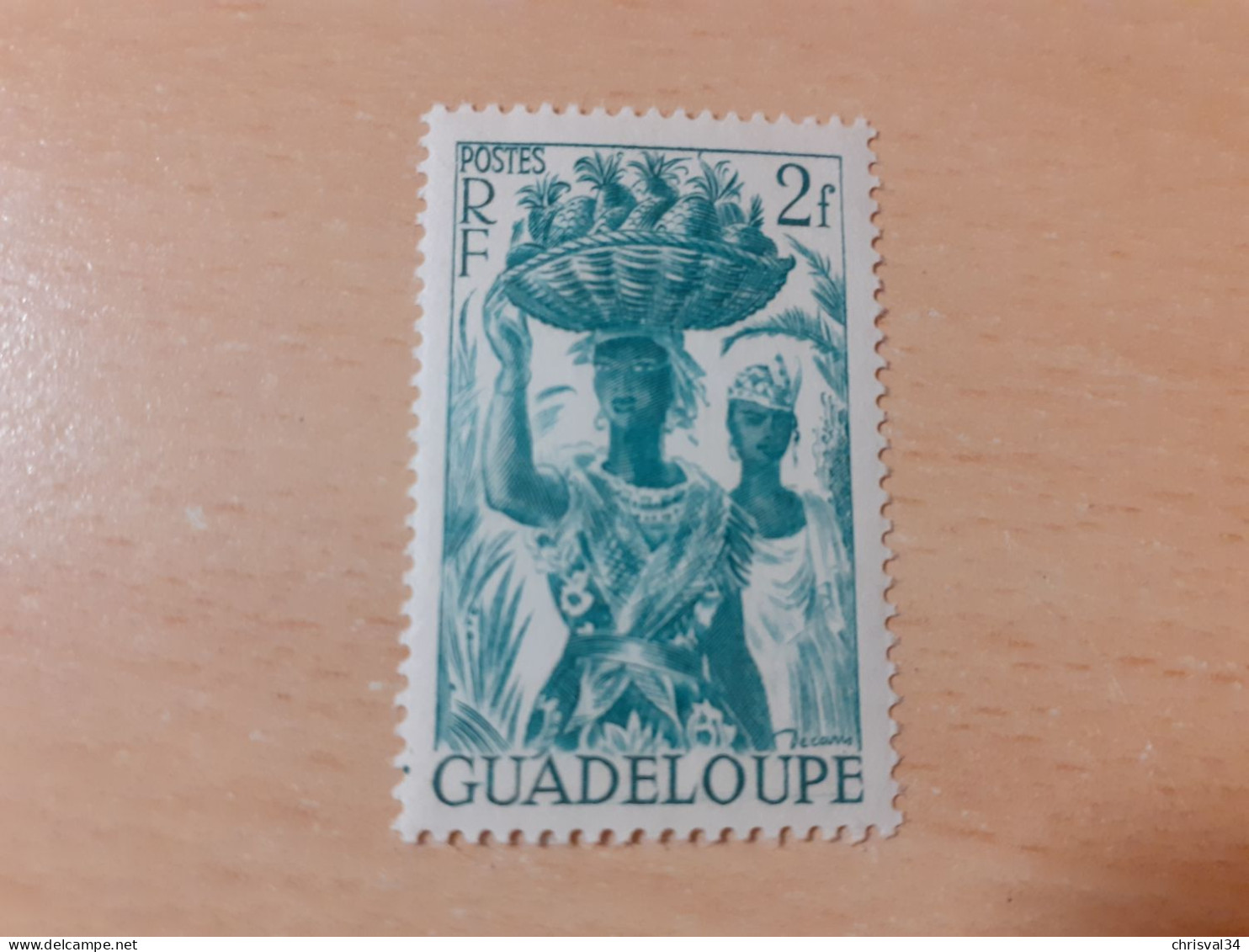 TIMBRE   GUADELOUPE       N  203    COTE  1,50   EUROS  NEUF  TRACE  CHARNIERE - Neufs