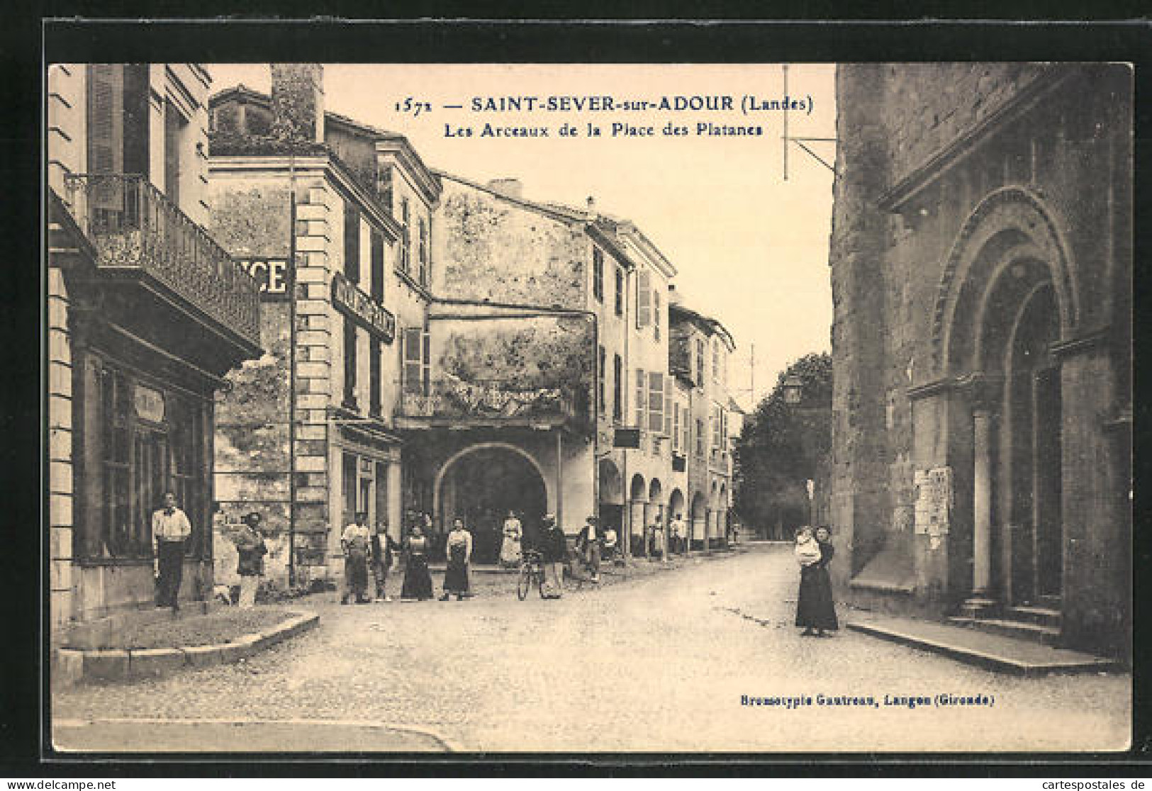CPA Saint-Sever-sur-Adour, Les Arceaux De La Place Des Platanes  - Saint Sever