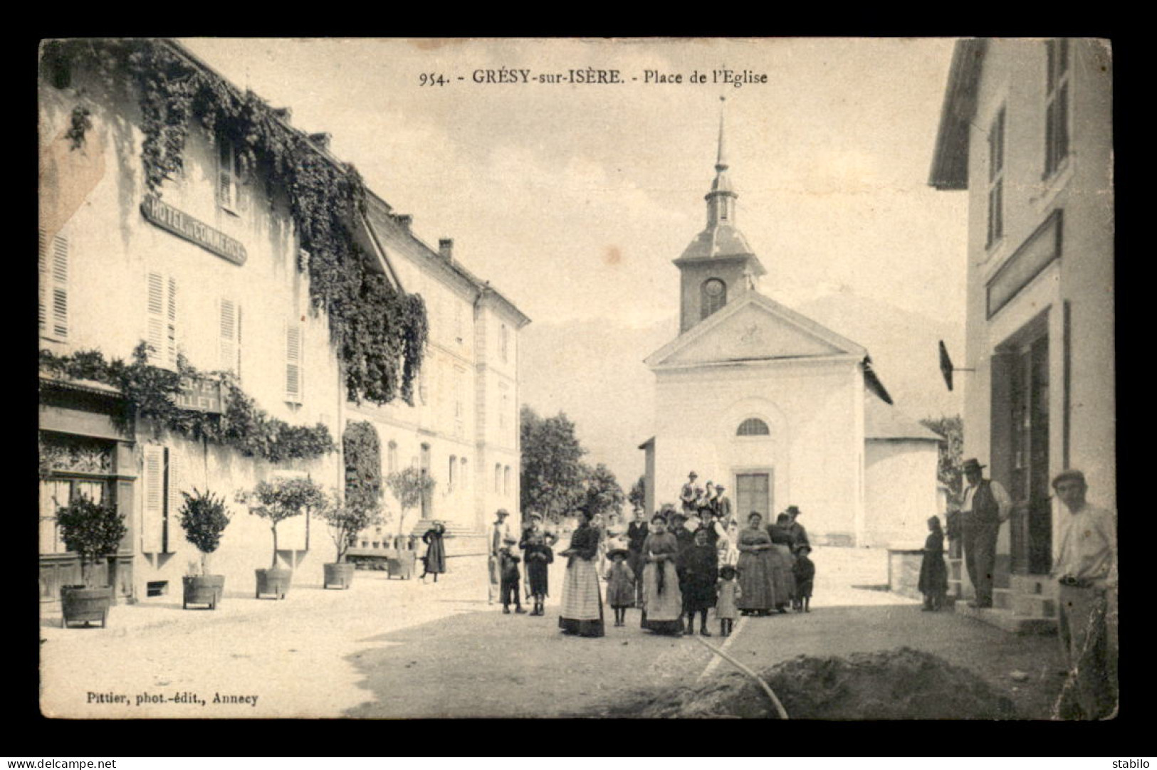 73 - GRESY-SUR-ISERE - PLACE DE L'EGLISE  - Gresy Sur Isere