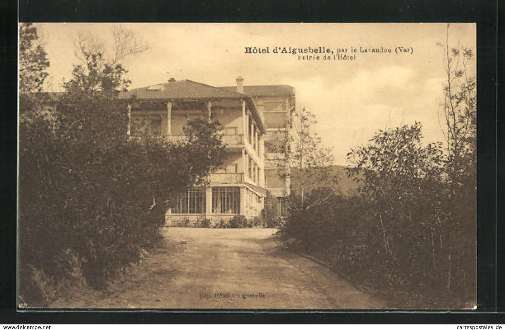 CPA Le Lavandou, Hotel D'Aiguebelle, Entree De L'Hotel  - Le Lavandou