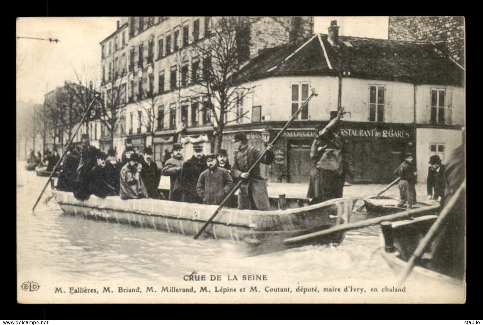 94 - IVRY - CRUE DE LA SEINE - M. BRIAND, M. MILLERAND, M. COUTANT,M. LEPINE ET M. FALLIERES EN CHALAND - Ivry Sur Seine