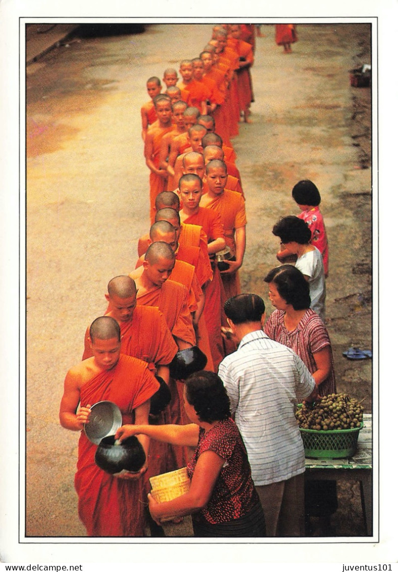 CPSM A Long Line Of Buddhist       L2880 - Thaïlande