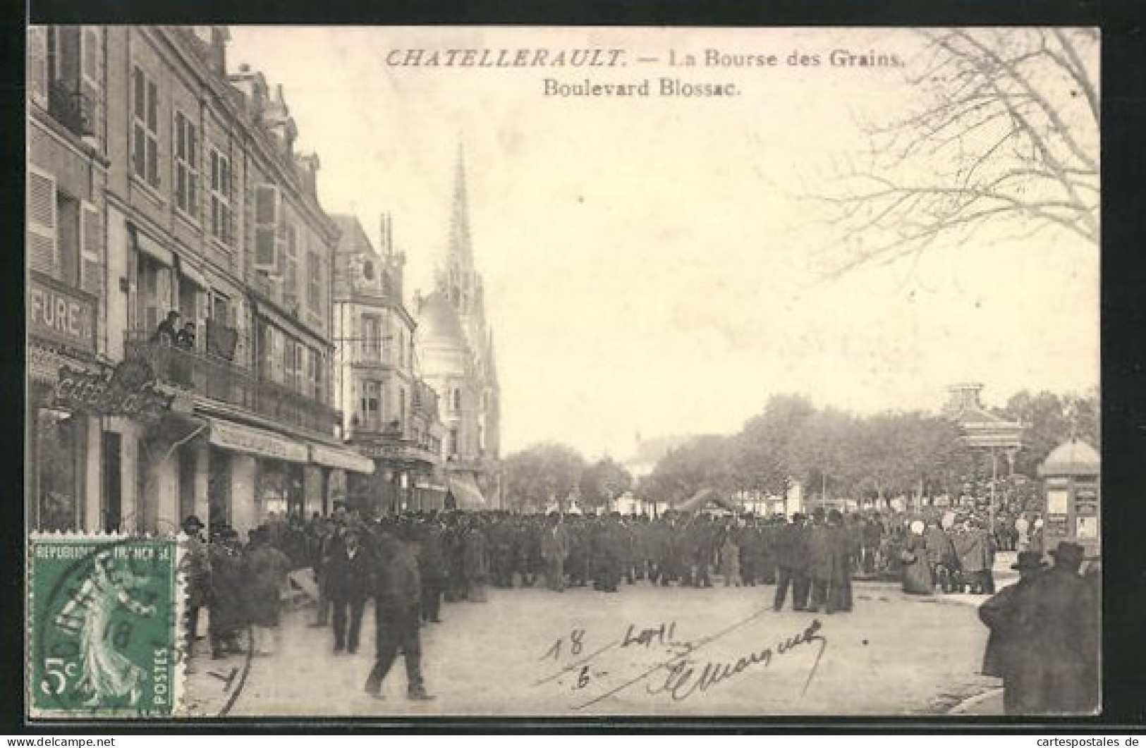 CPA Chatellerault, La Bourse Des Grains, Boulevard Blossac  - Chatellerault