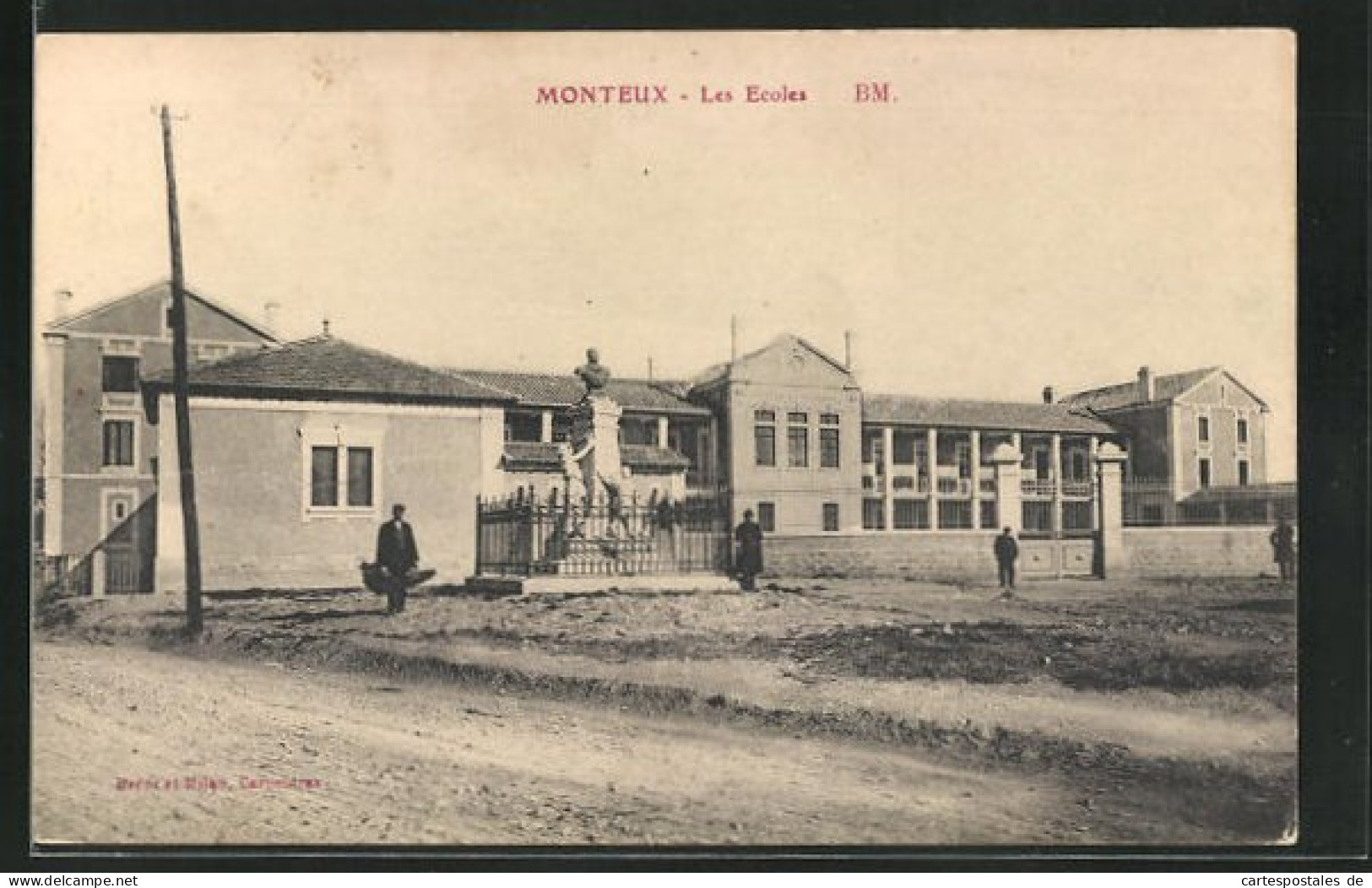 CPA Monteux, Les Écoles  - Monteux