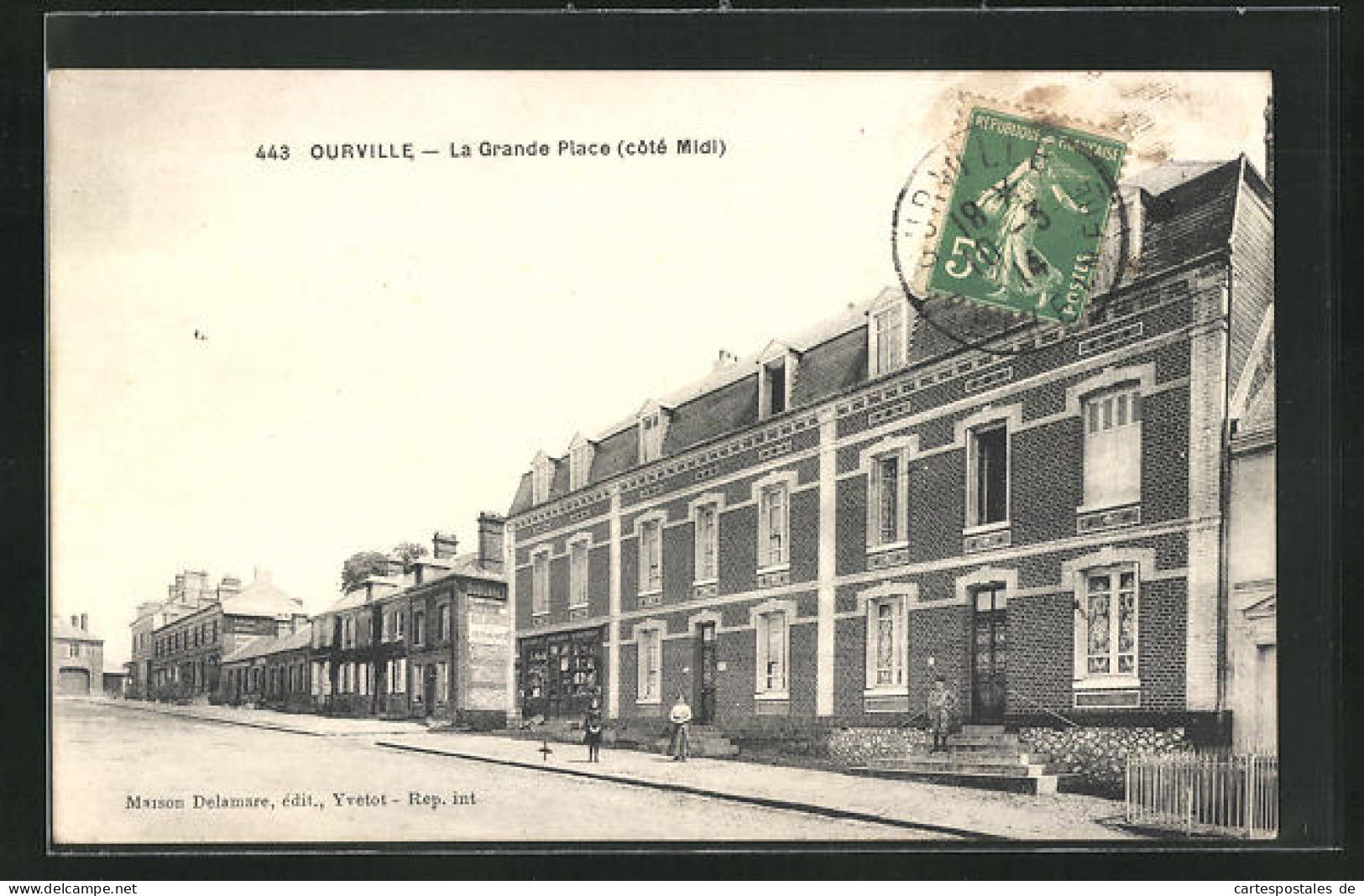 CPA Ourville, La Grande Place, Côté Midi  - Sonstige & Ohne Zuordnung