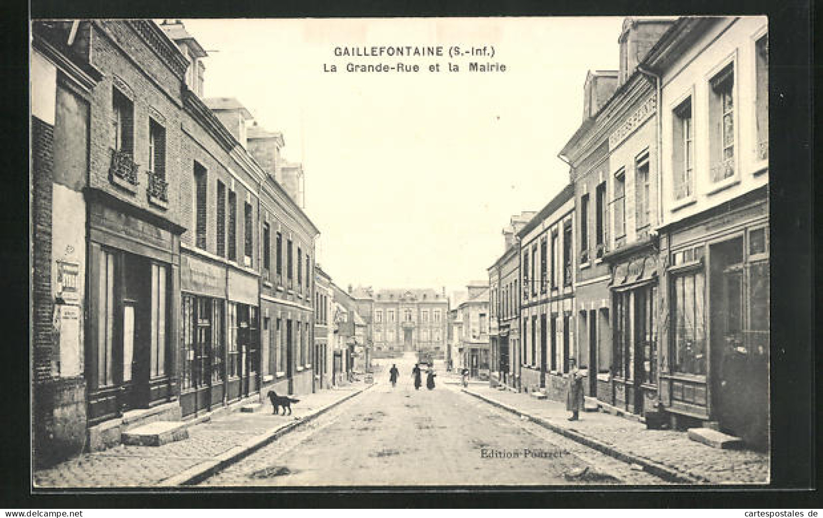 CPA Gaillefontaine, La Grande Rue Et La Mairie  - Sonstige & Ohne Zuordnung