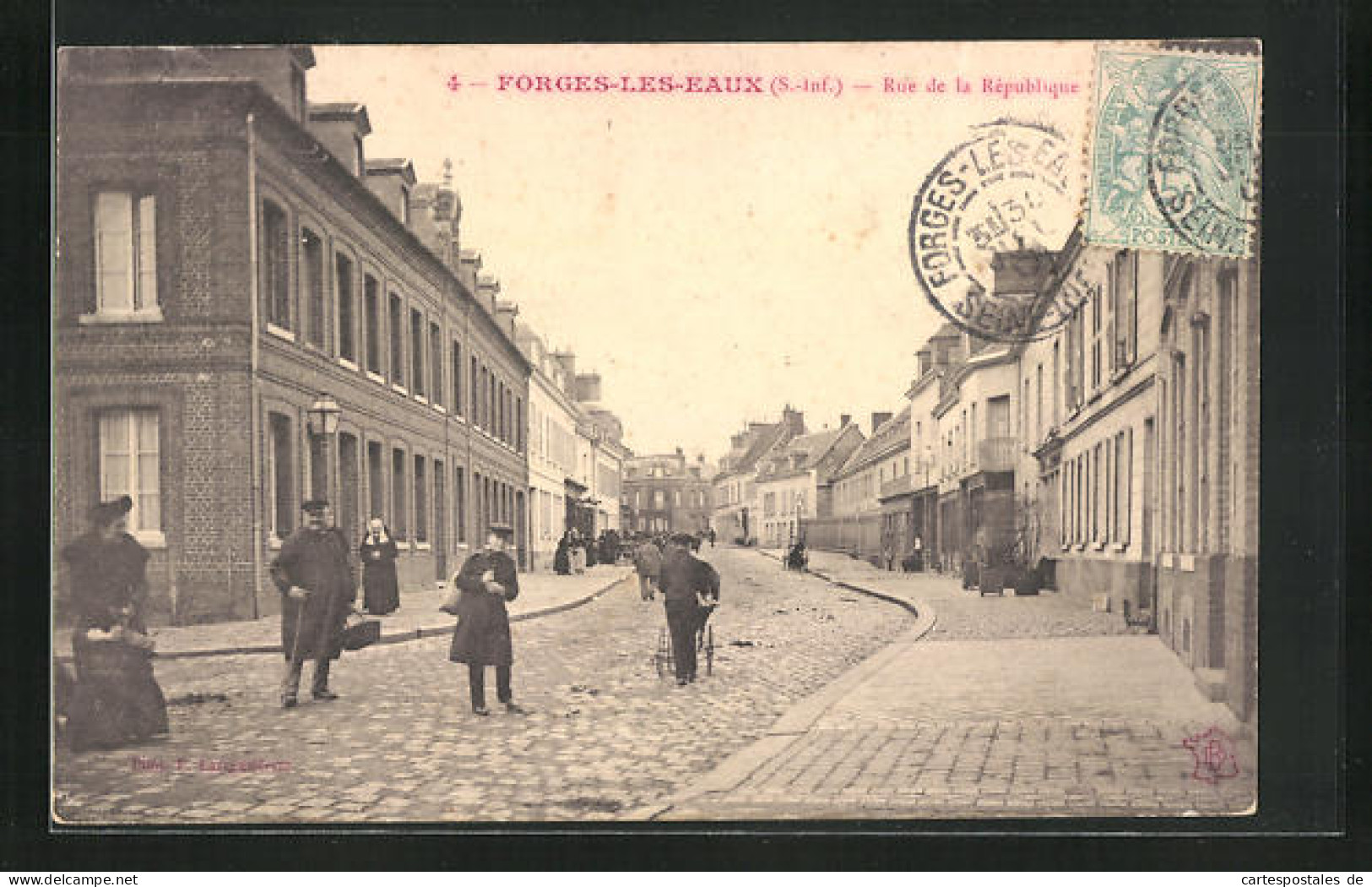 CPA Forges-les-Eaux, Rue De La République, Vue De La Rue  - Forges Les Eaux