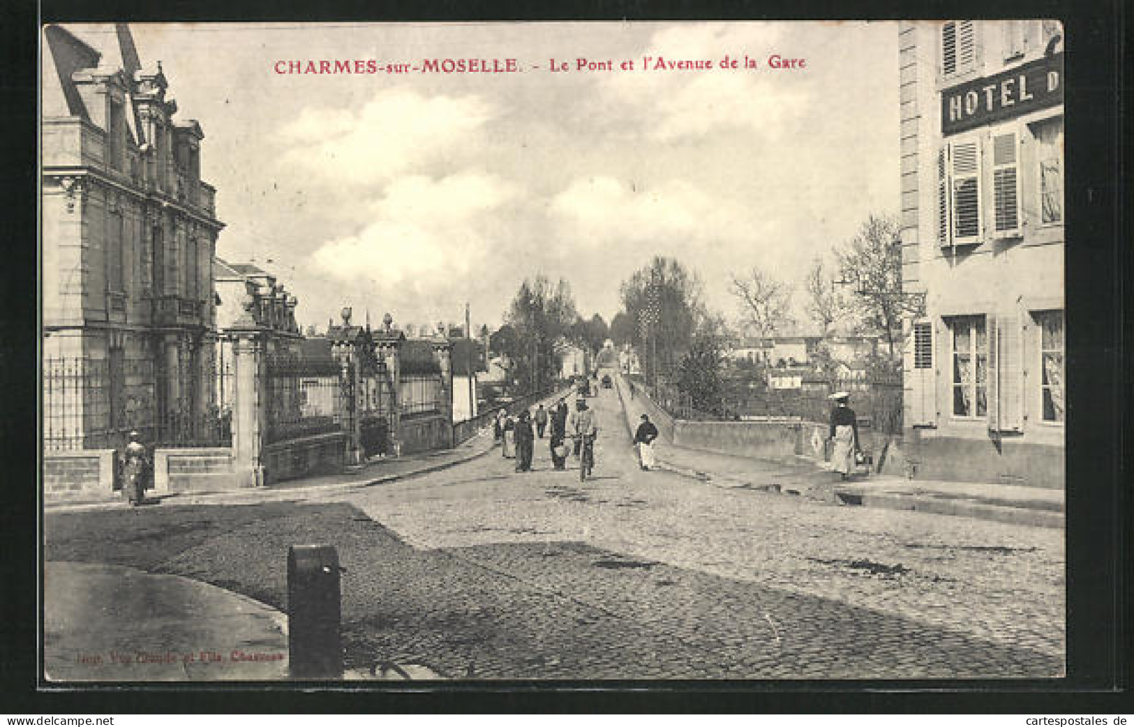 CPA Charmes-sur-Moselle, Le Pont Et L'Avenue De La Gare  - Charmes