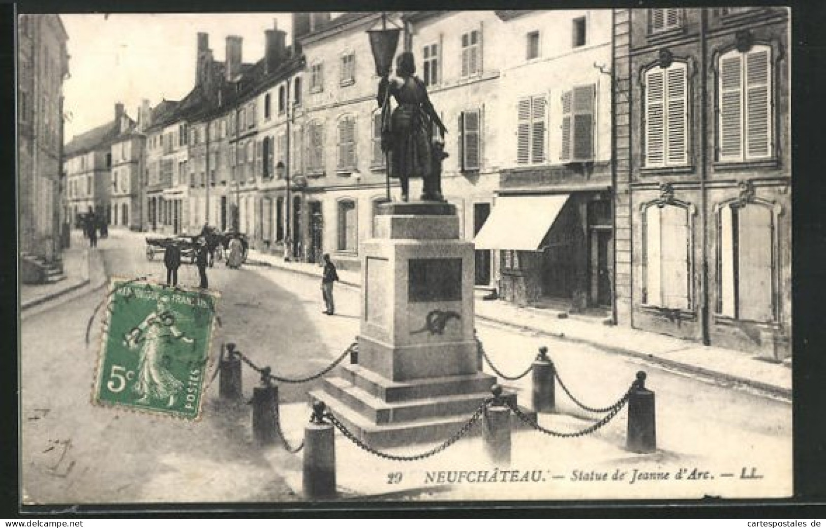 CPA Neufchateau, Statue De Jeanne D`Arc  - Neufchateau