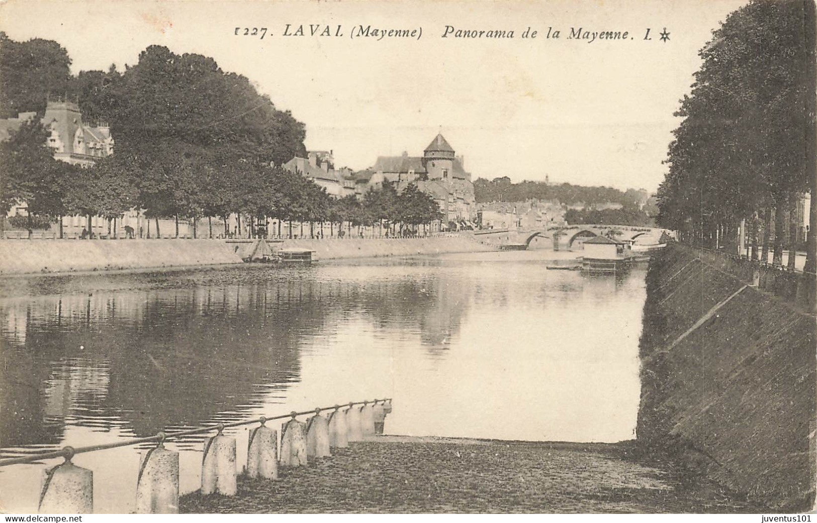 CPA Laval-Panorama De La Mayenne-1227-Timbre      L2892 - Laval