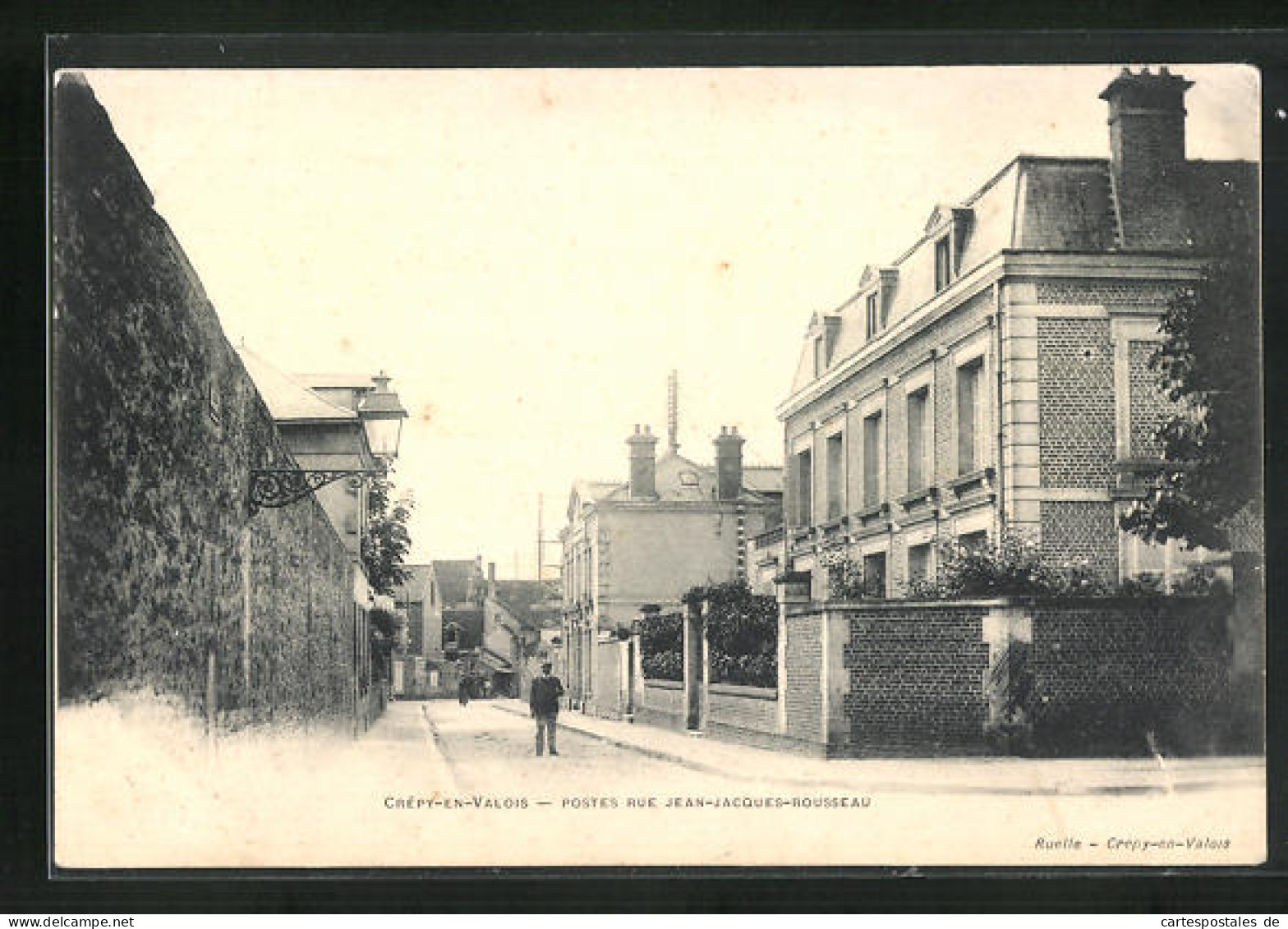 CPA Crépy-en-Valois, Postes Rue Jean Jacques-Rousseau  - Other & Unclassified