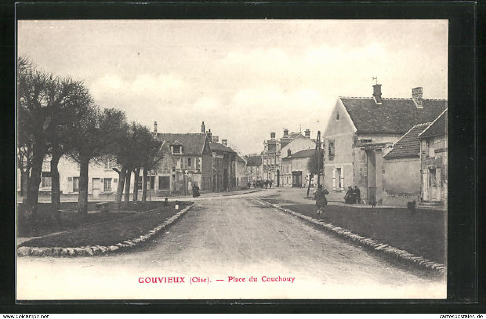 CPA Gouvieux, Place Du Couchouy  - Gouvieux