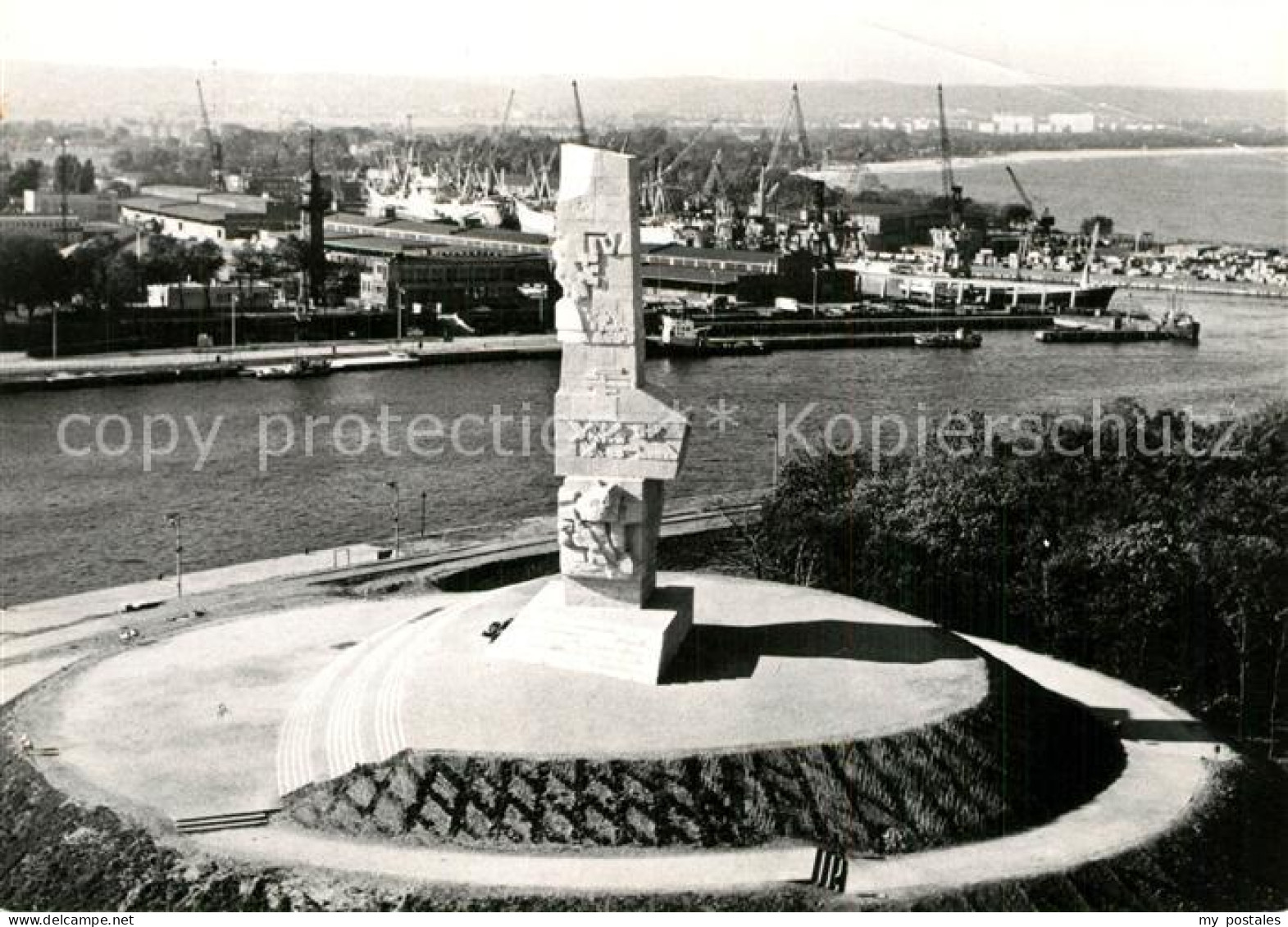 73597181 Gdansk Pomnik Bohaterow Westerplatte Denkmal Hafen Gdansk - Pologne