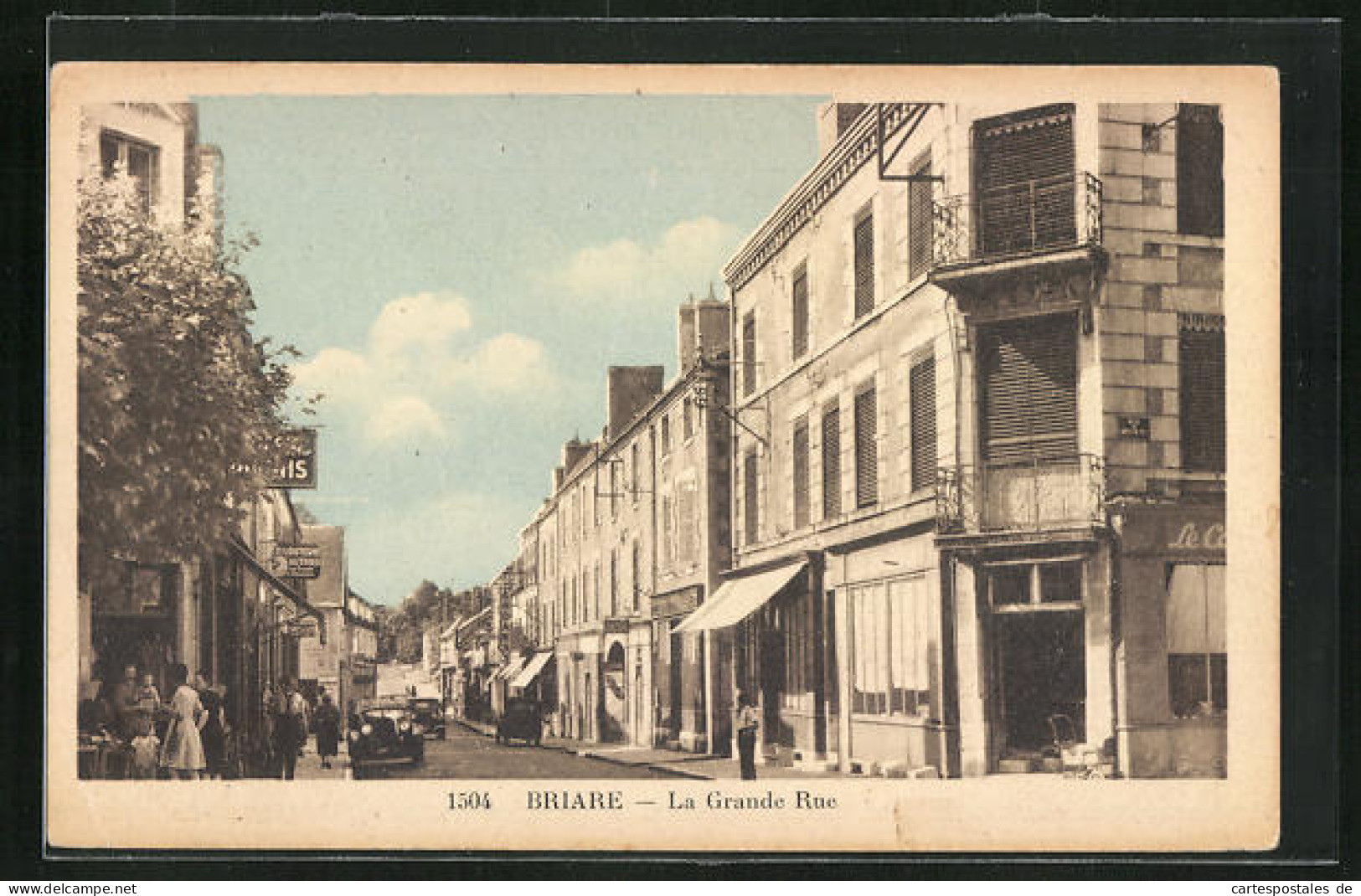 CPA Briare, La Grande Rue, Vue De La Rue  - Briare