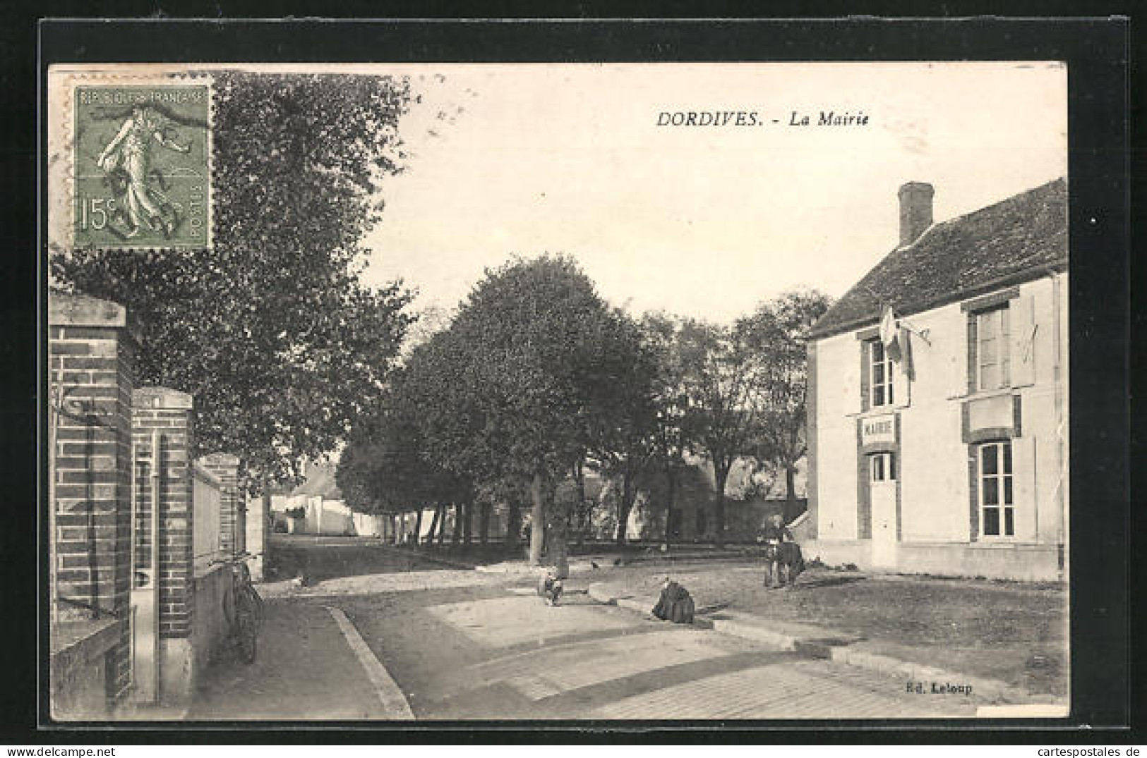 CPA Dordives, La Mairie  - Dordives