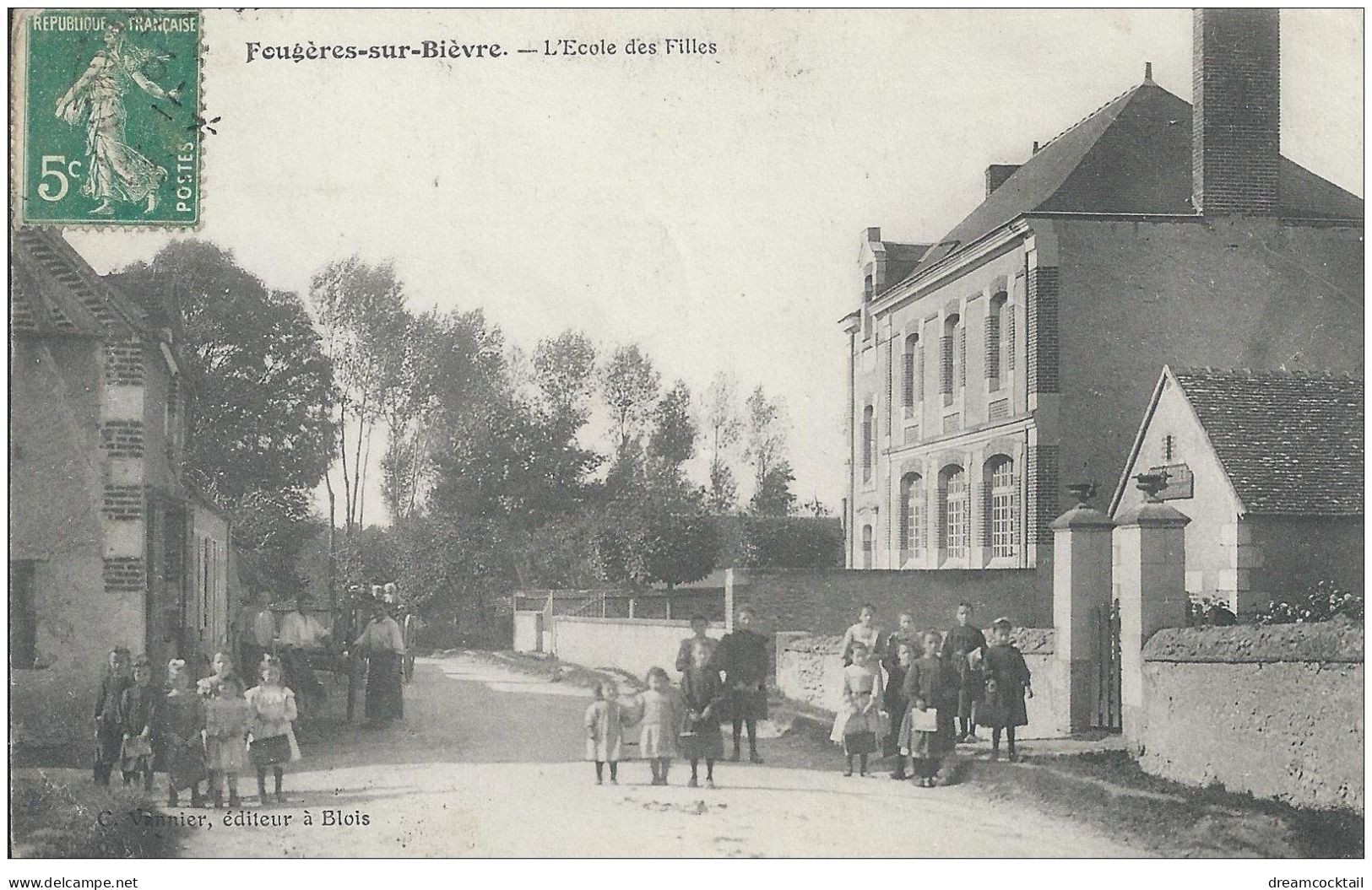 41 FOUGERES-SUR-BIEVRE. Ecole Des Filles 1910 - Sonstige & Ohne Zuordnung