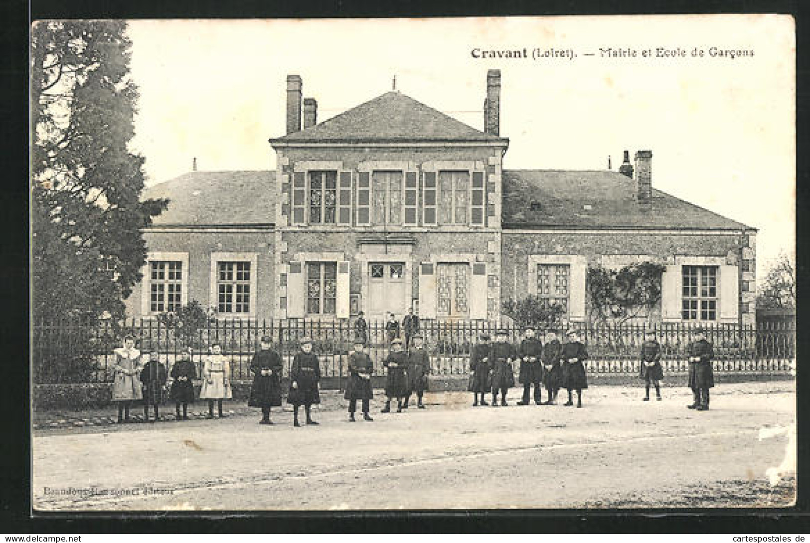 CPA Cravant, Mairie Et Ecole De Garcons  - Sonstige & Ohne Zuordnung