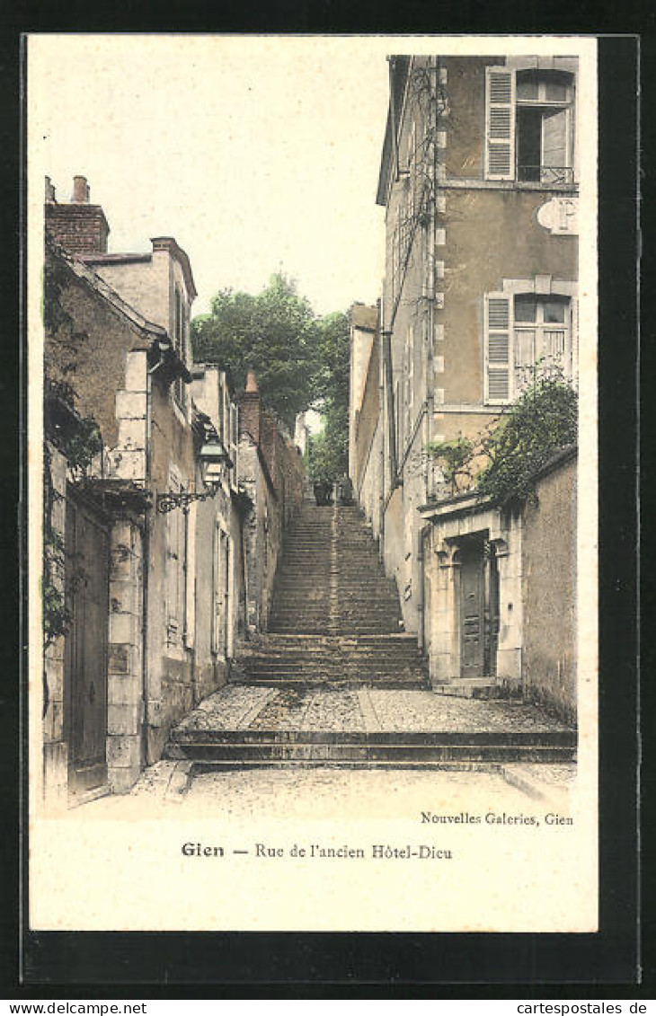 CPA Gien, Rue De L` Ancien Hôtel-Dieu  - Gien