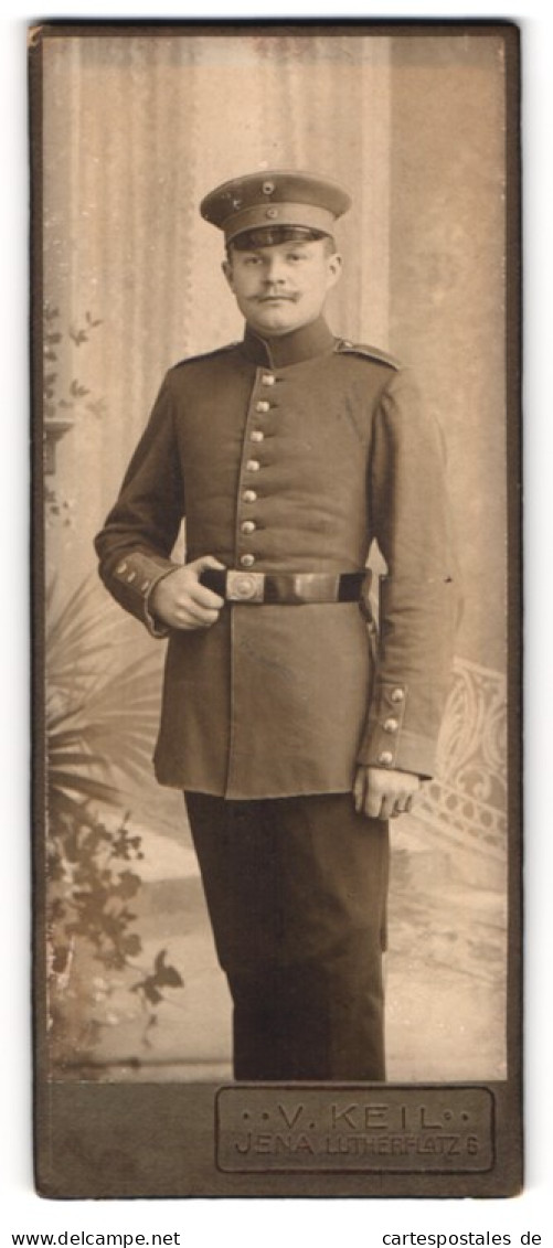 Fotografie V. Keil, Jena, Portrait Soldat In Uniform Mit Schirmmütze  - Persone Anonimi
