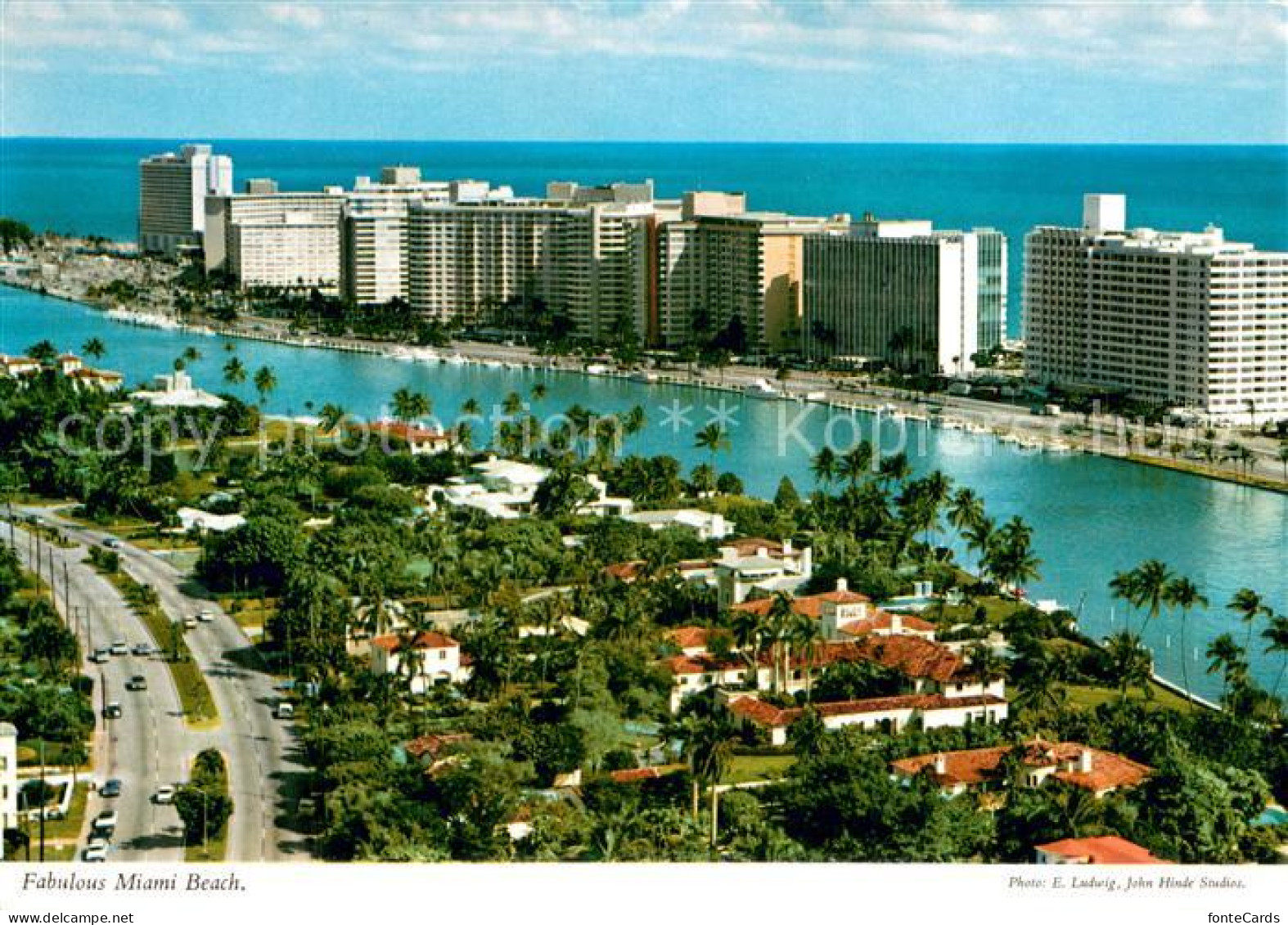 73705135 Miami_Beach Panorama Of Indian Creek Collins Avenue And Hotels Aerial V - Autres & Non Classés